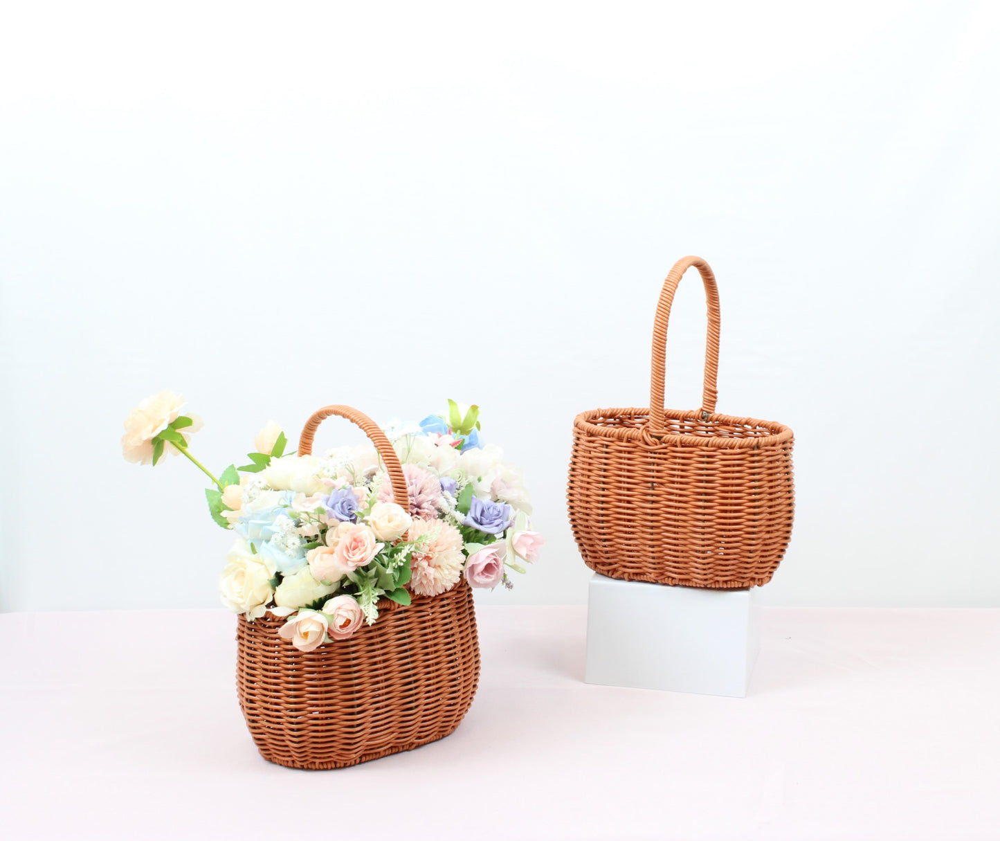 Cute woven straw basket for flowers, gifts, or farmer’s market trips.