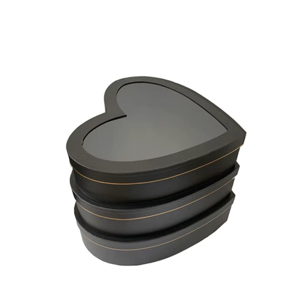 Elegant XL heart gift box for floral arrangements and chocolates