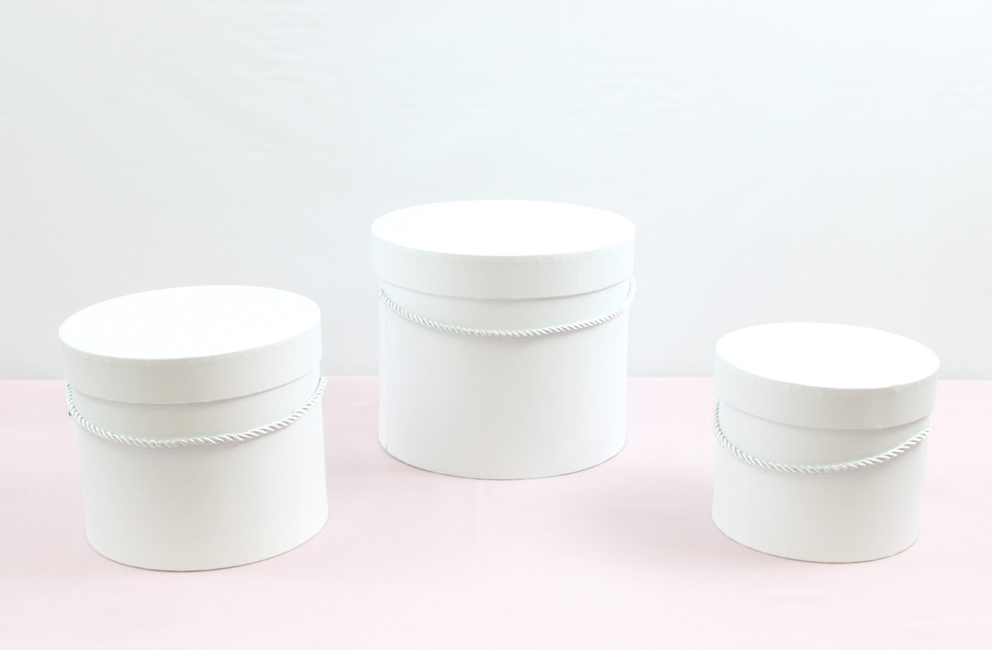 White Basic Round Flower Hat Box with Lid