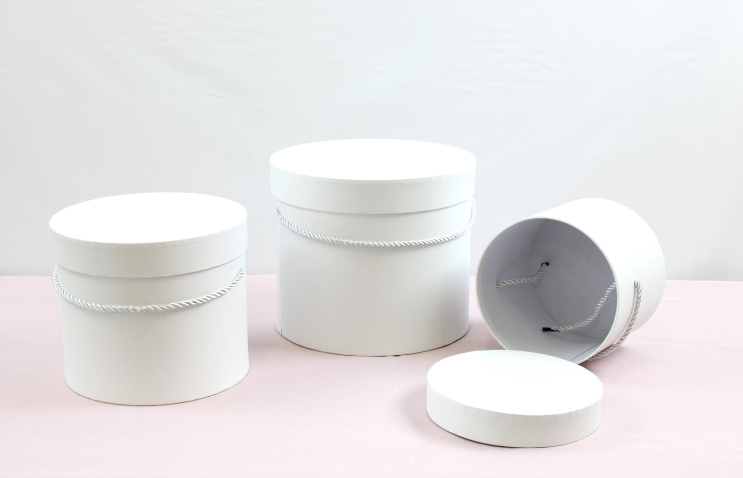 White Basic Round Flower Hat Box with Lid