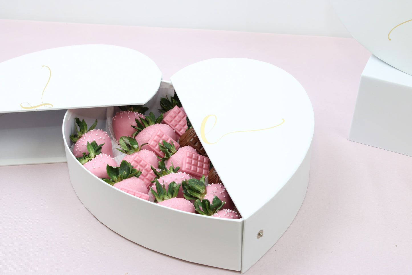 Sweet Love Heart Flower Gift Box - Various Colors - For preserved / Eternal Roses / Gift / Chocolate Strawberry Arrangements