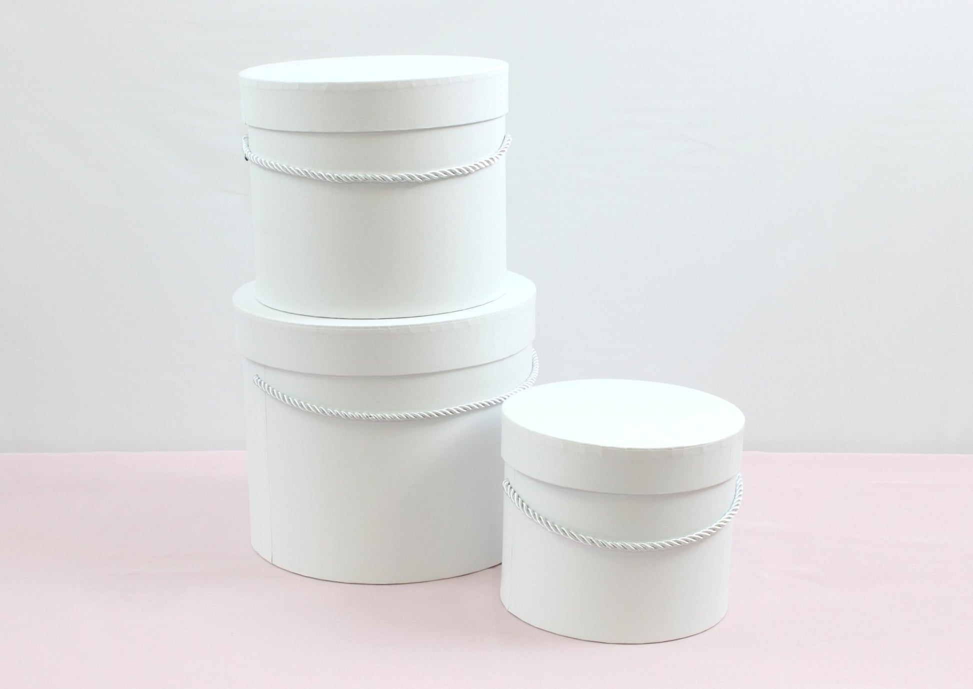Basic Round Flower Hat Box with Lid - Various Colors and Sizes - For Luxury Flower / Gift / Chocolate Strawberries Arrangements - Elegant Supply