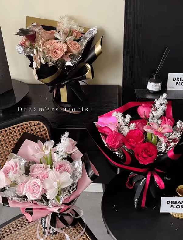 Bold Edge Flower Wrapping Paper (20pcs/bag) - Elegant Supply