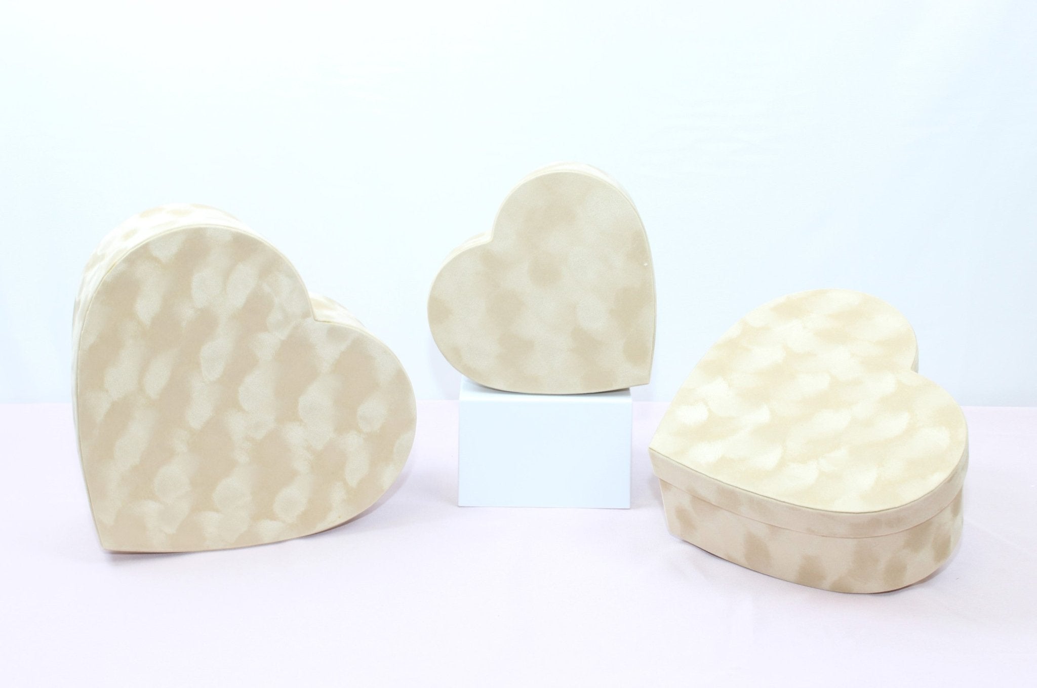 Velvet Heart Flower Box with Lid | Romantic Floral Supplies