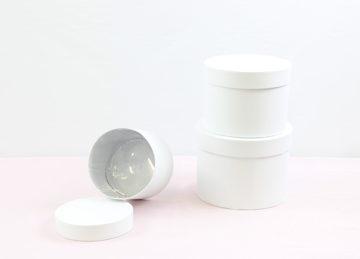 Classic Round Flower Hat Box with Liner Included - Elegant Supply