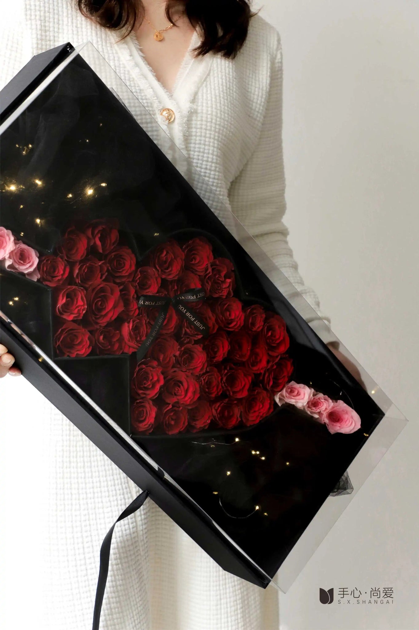 Cupid's Arrow of Love Transparent Flower Gift Box with Clear Cover - Elegant Supply