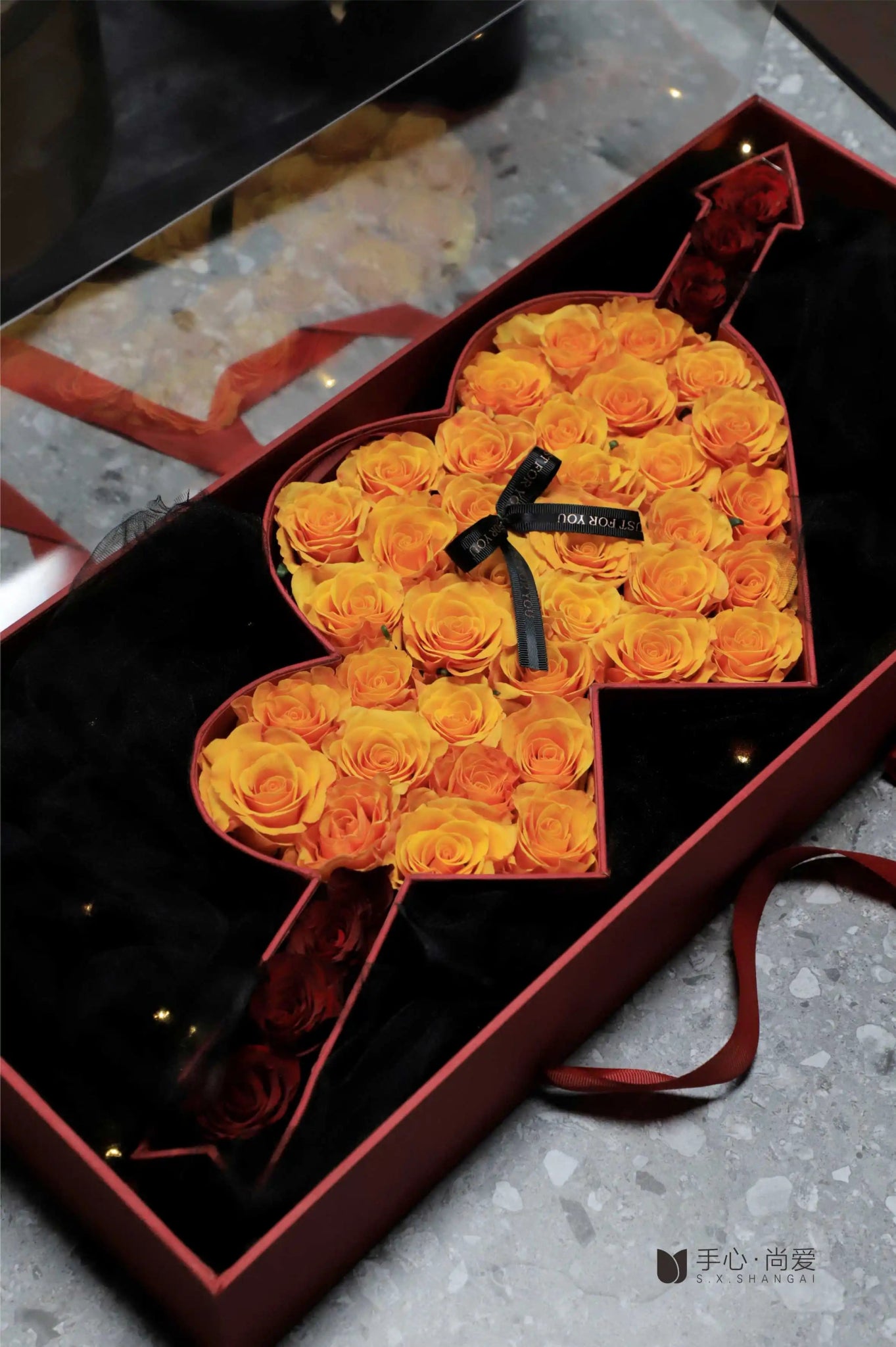 Cupid's Arrow of Love Transparent Flower Gift Box with Clear Cover - Elegant Supply