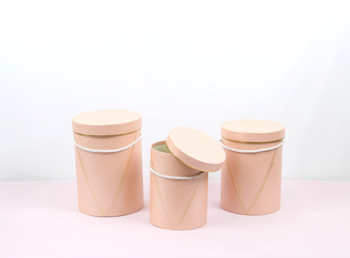 Cute Honey Round Flower Hat Box with Lid - Elegant Supply