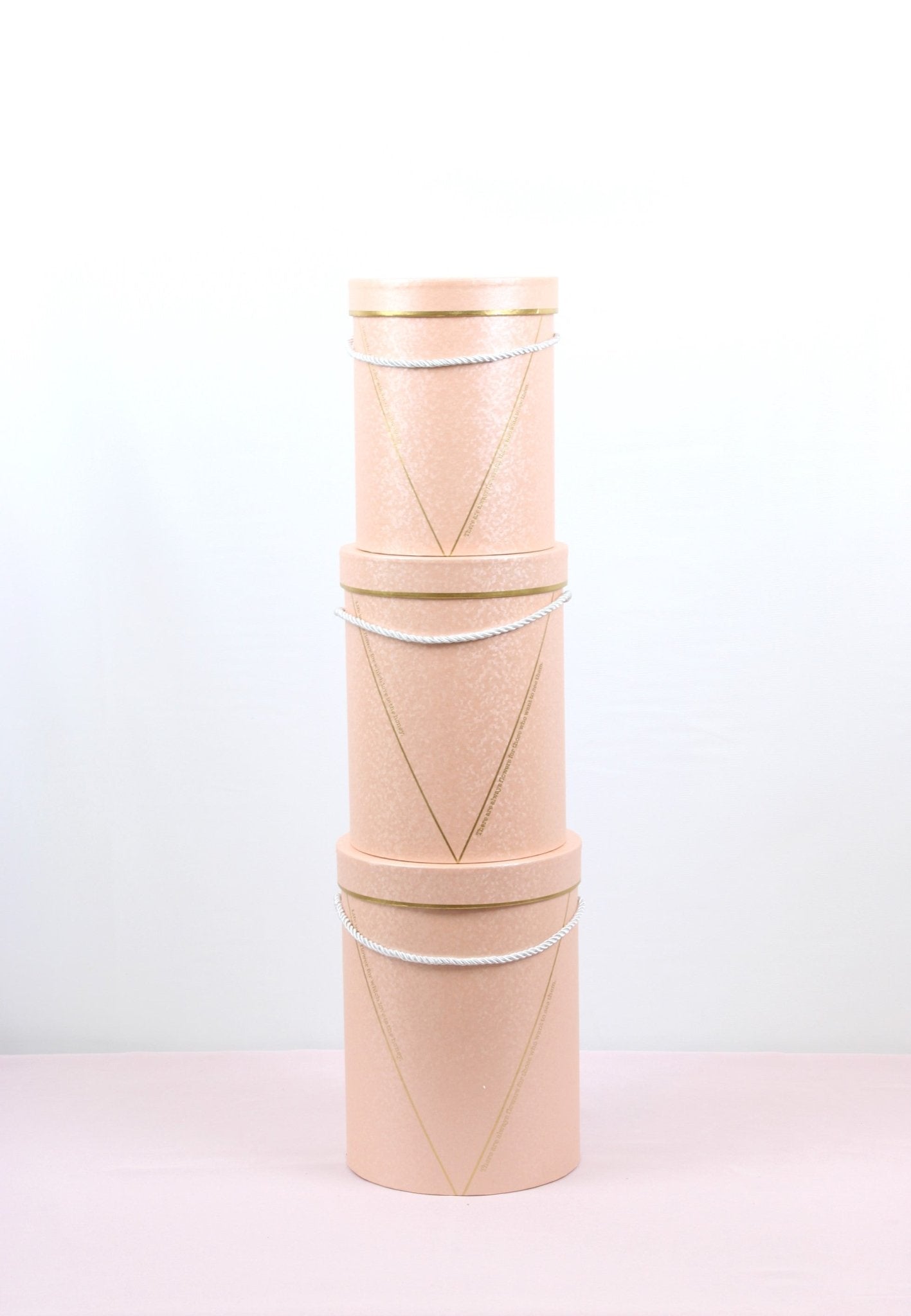 Cute Honey Round Flower Hat Box with Lid - Elegant Supply