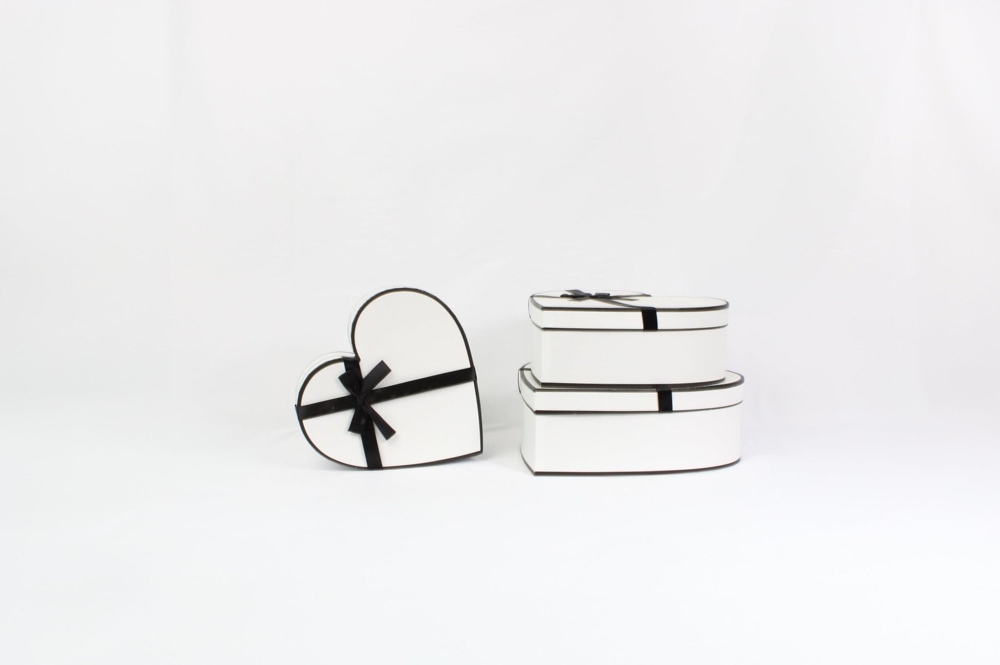 French Inspired Heart Shape Flower Gift Box with Ribbon - Elegant Supply