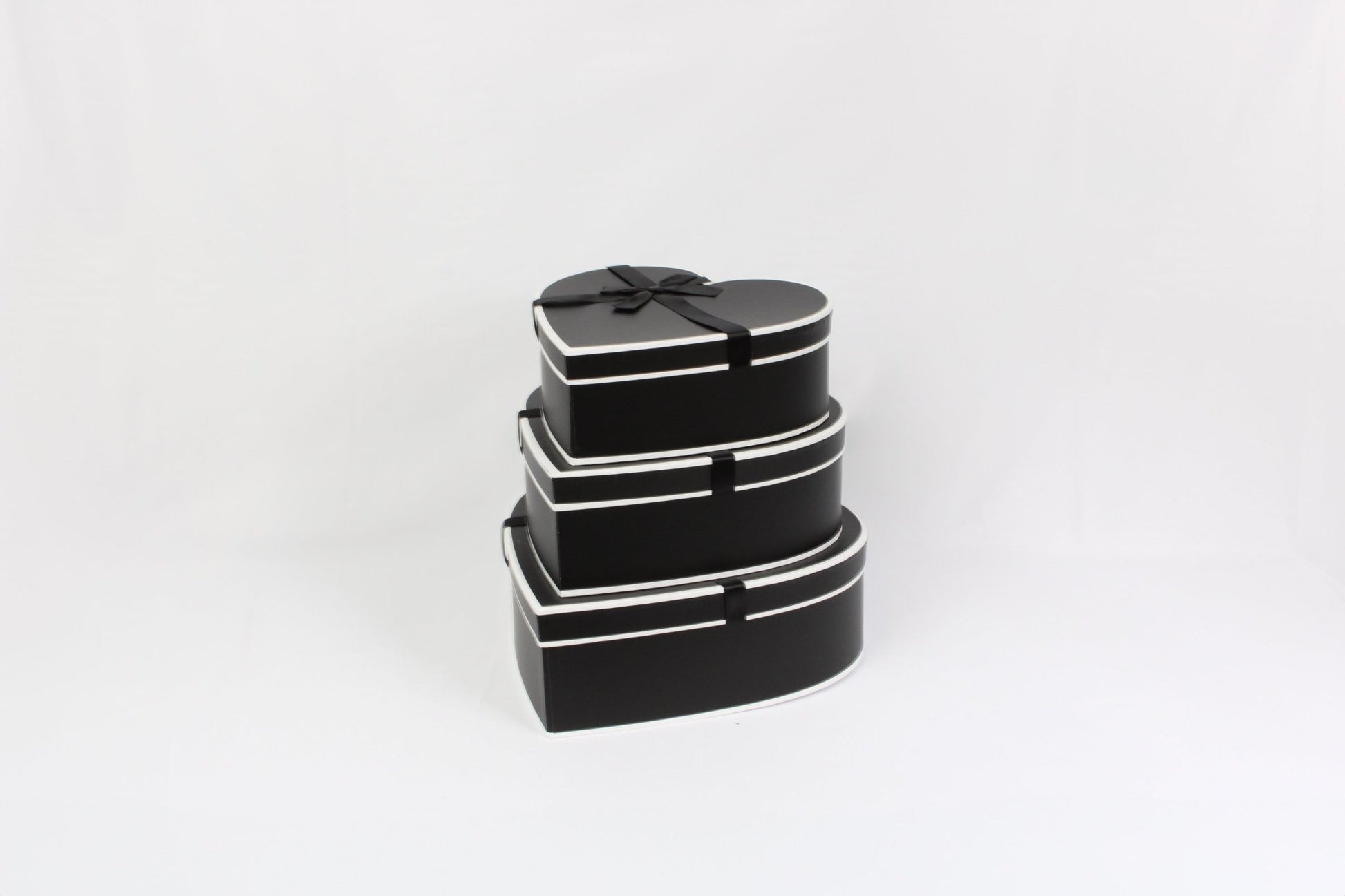 French Inspired Heart Shape Flower Gift Box with Ribbon - Elegant Supply