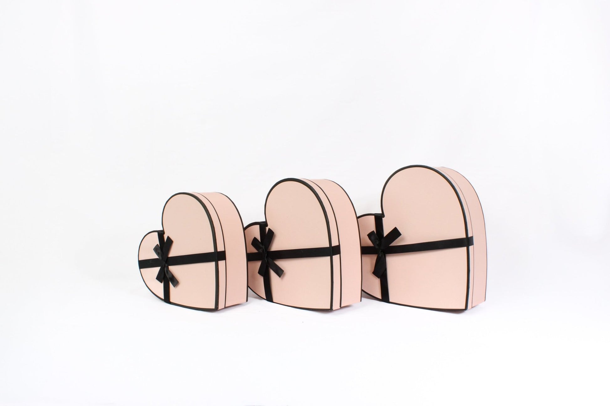 French Inspired Heart Shape Flower Gift Box with Ribbon - Elegant Supply