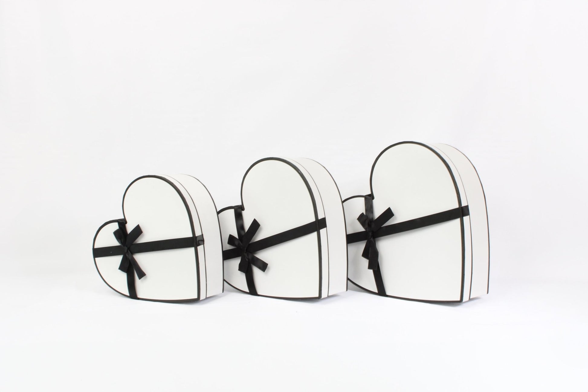 French Inspired Heart Shape Flower Gift Box with Ribbon - Elegant Supply