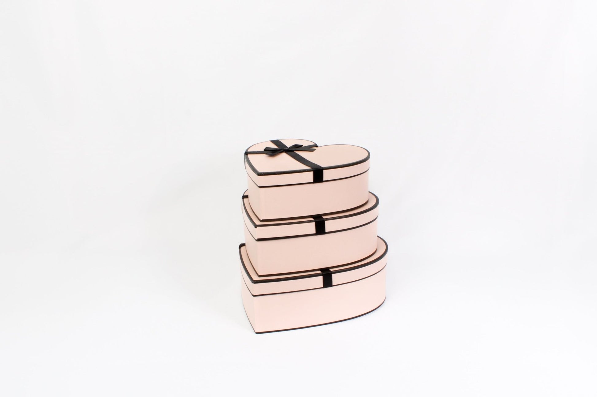 French Inspired Heart Shape Flower Gift Box with Ribbon - Elegant Supply