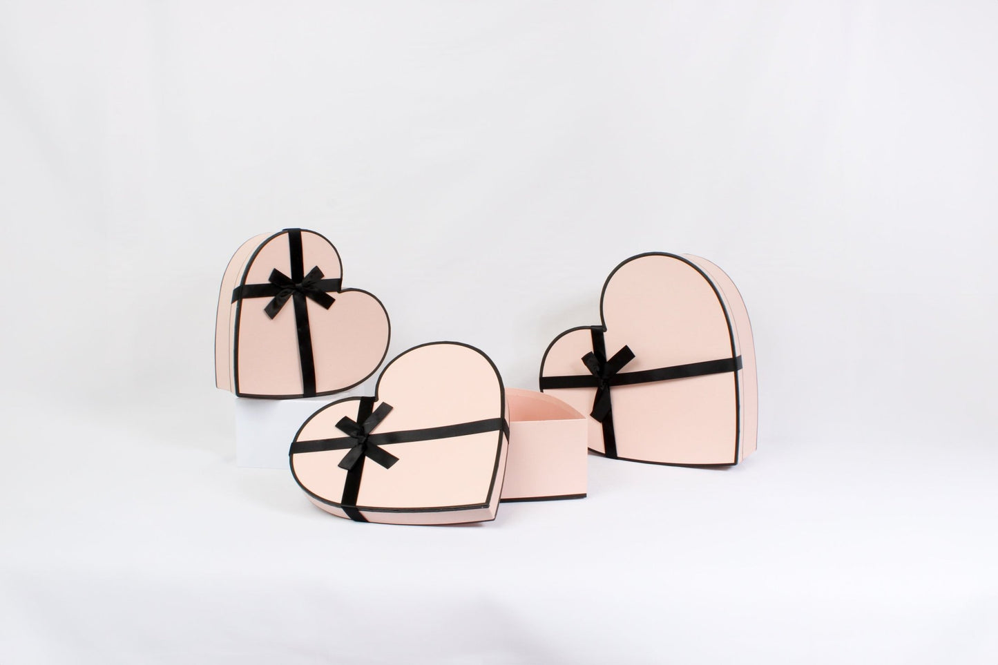 French Inspired Heart Shape Flower Gift Box with Ribbon - Elegant Supply