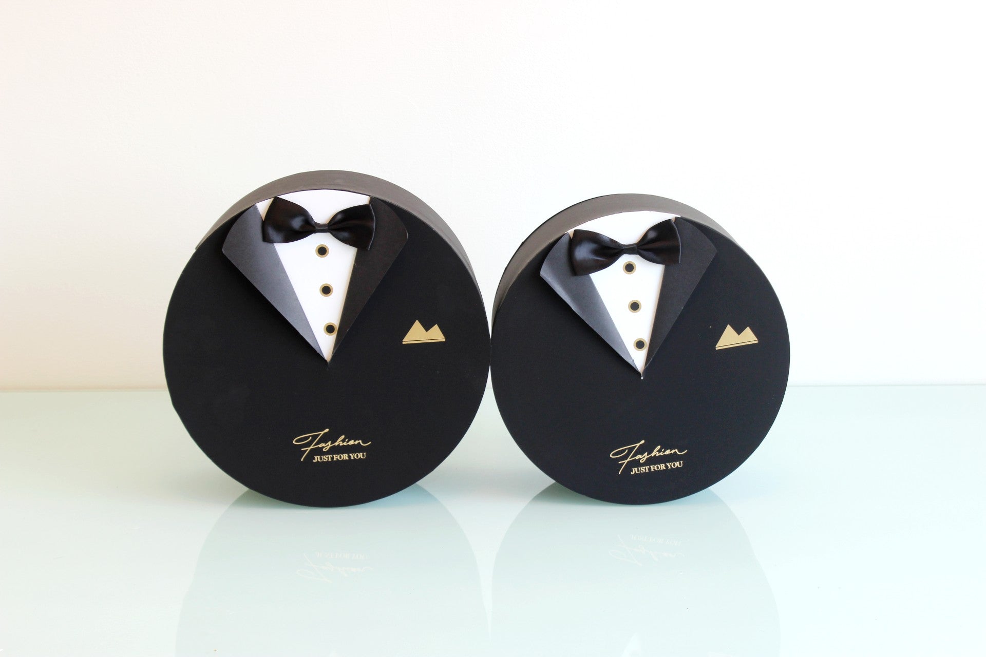 Gentleman / Tuxedo / DAD / Father Round Box - Elegant Supply
