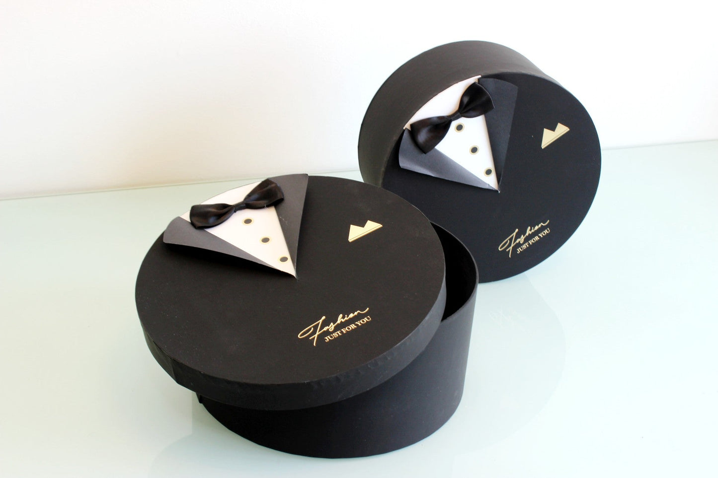 Gentleman / Tuxedo / DAD / Father Round Box - Elegant Supply
