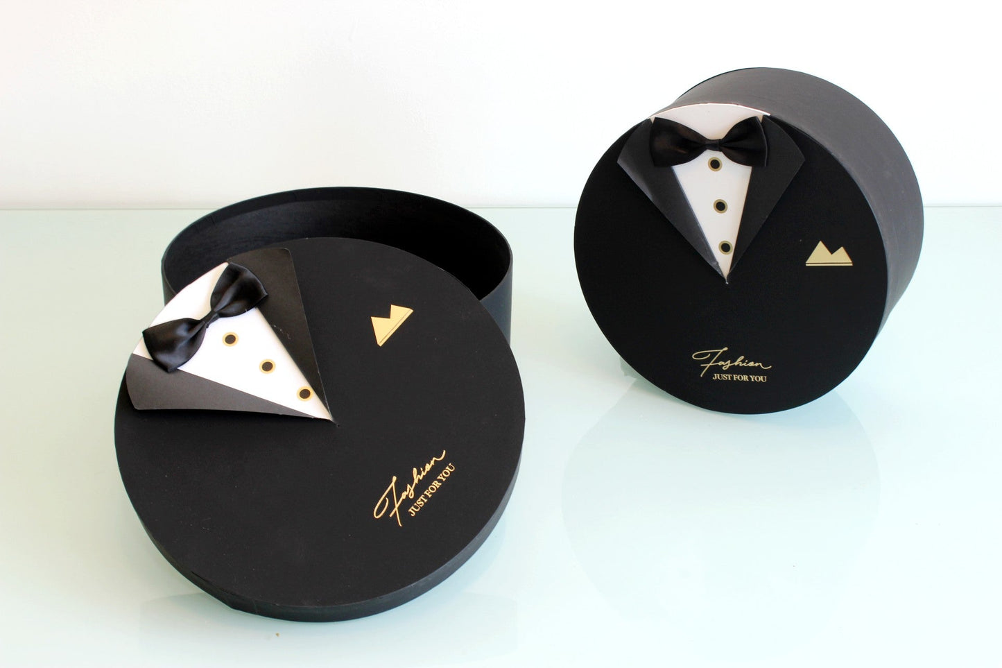 Gentleman / Tuxedo / DAD / Father Round Box - Elegant Supply