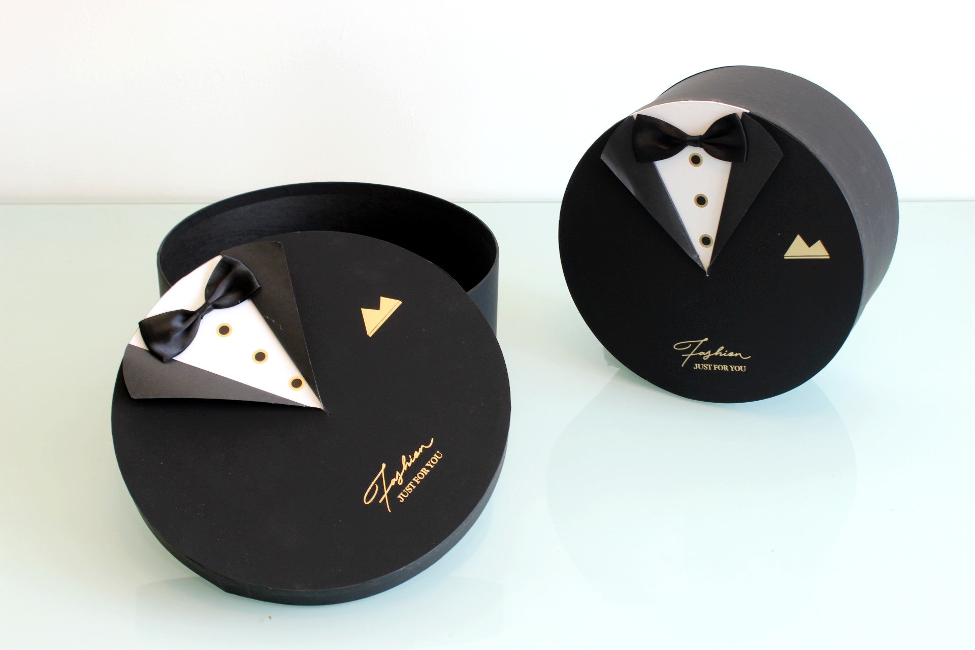 Gentleman / Tuxedo / DAD / Father Round Box - Elegant Supply
