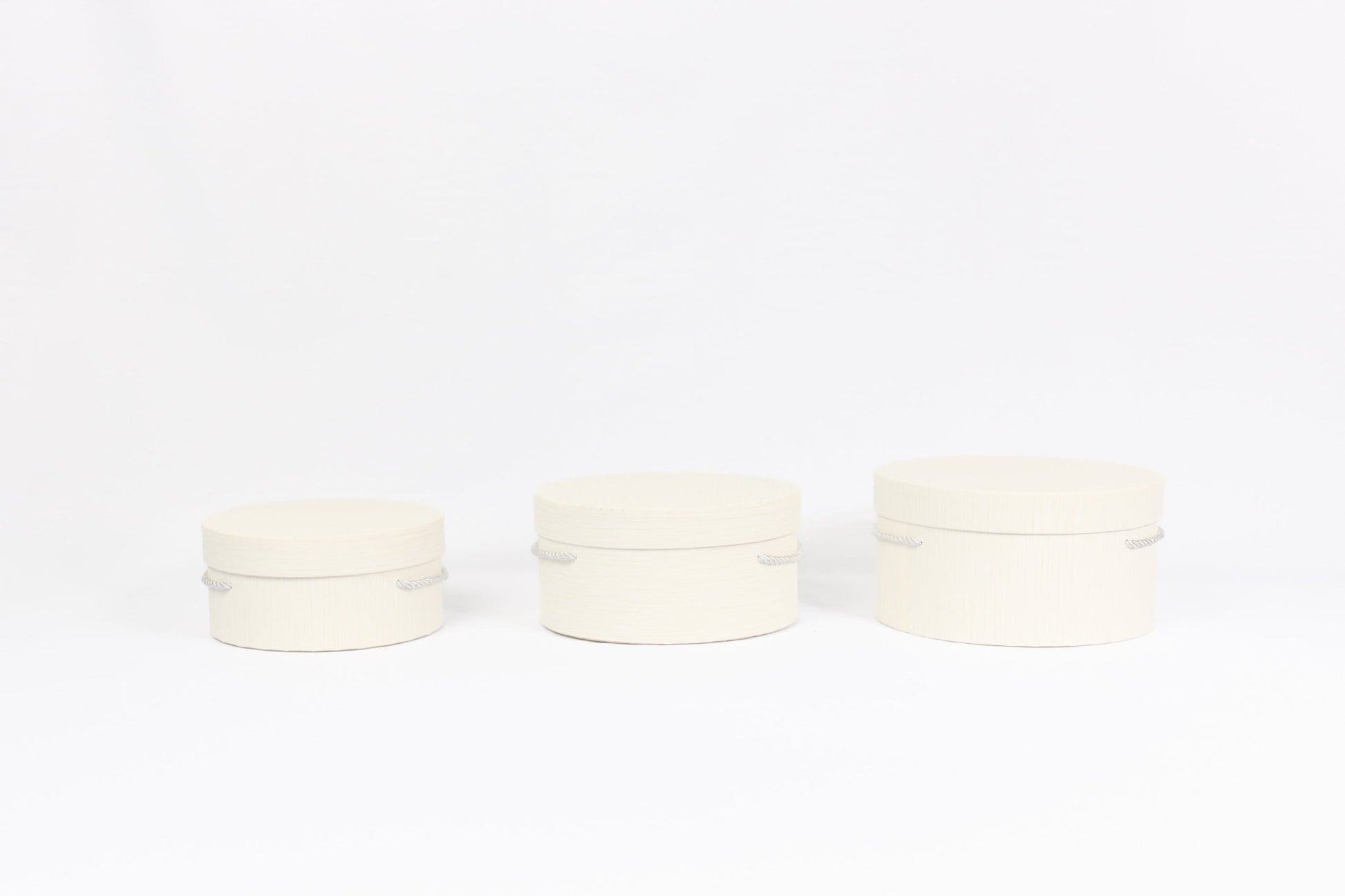 Line Textures Round Box with Handle - Elegant Supply