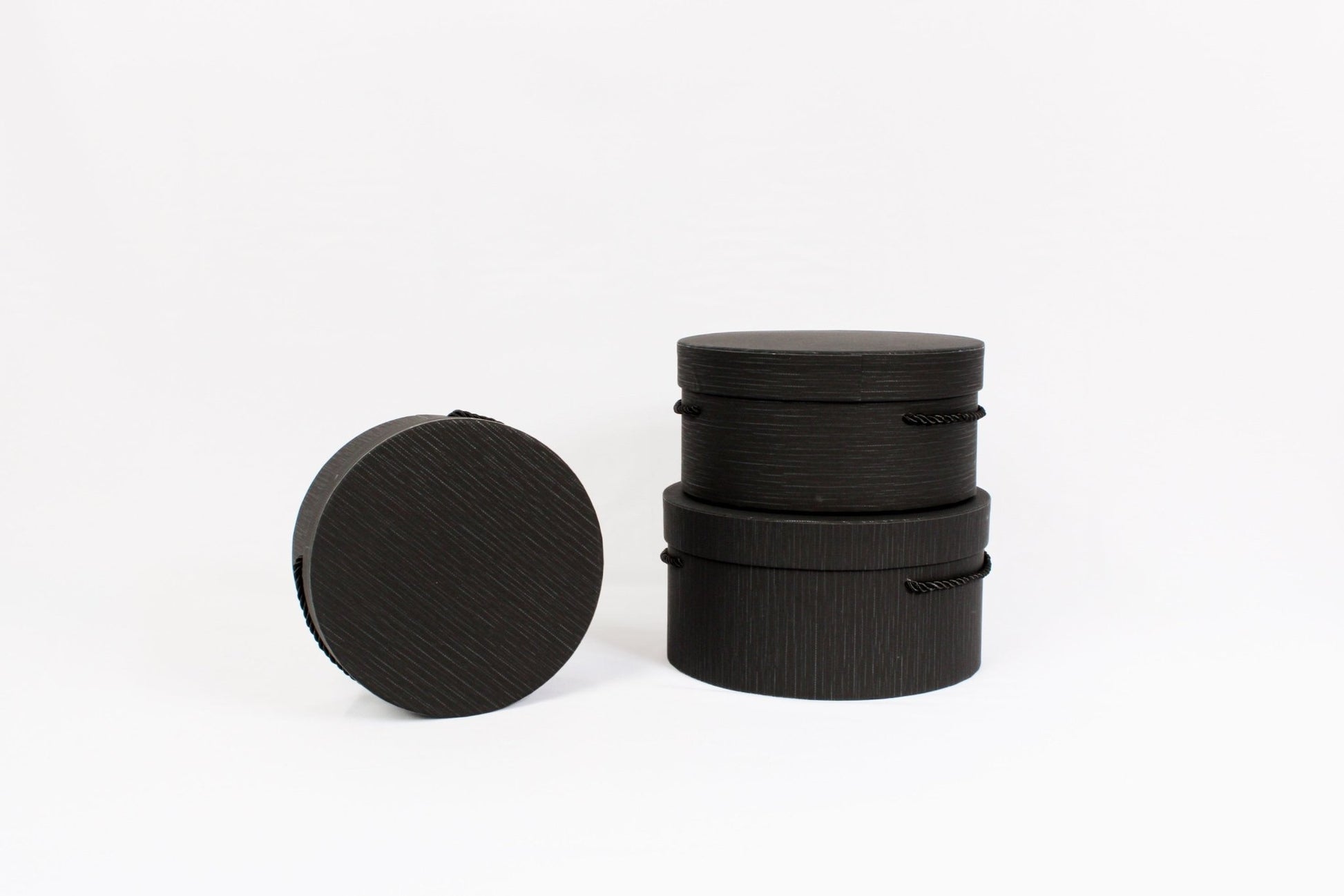 Line Textures Round Box with Handle - Elegant Supply