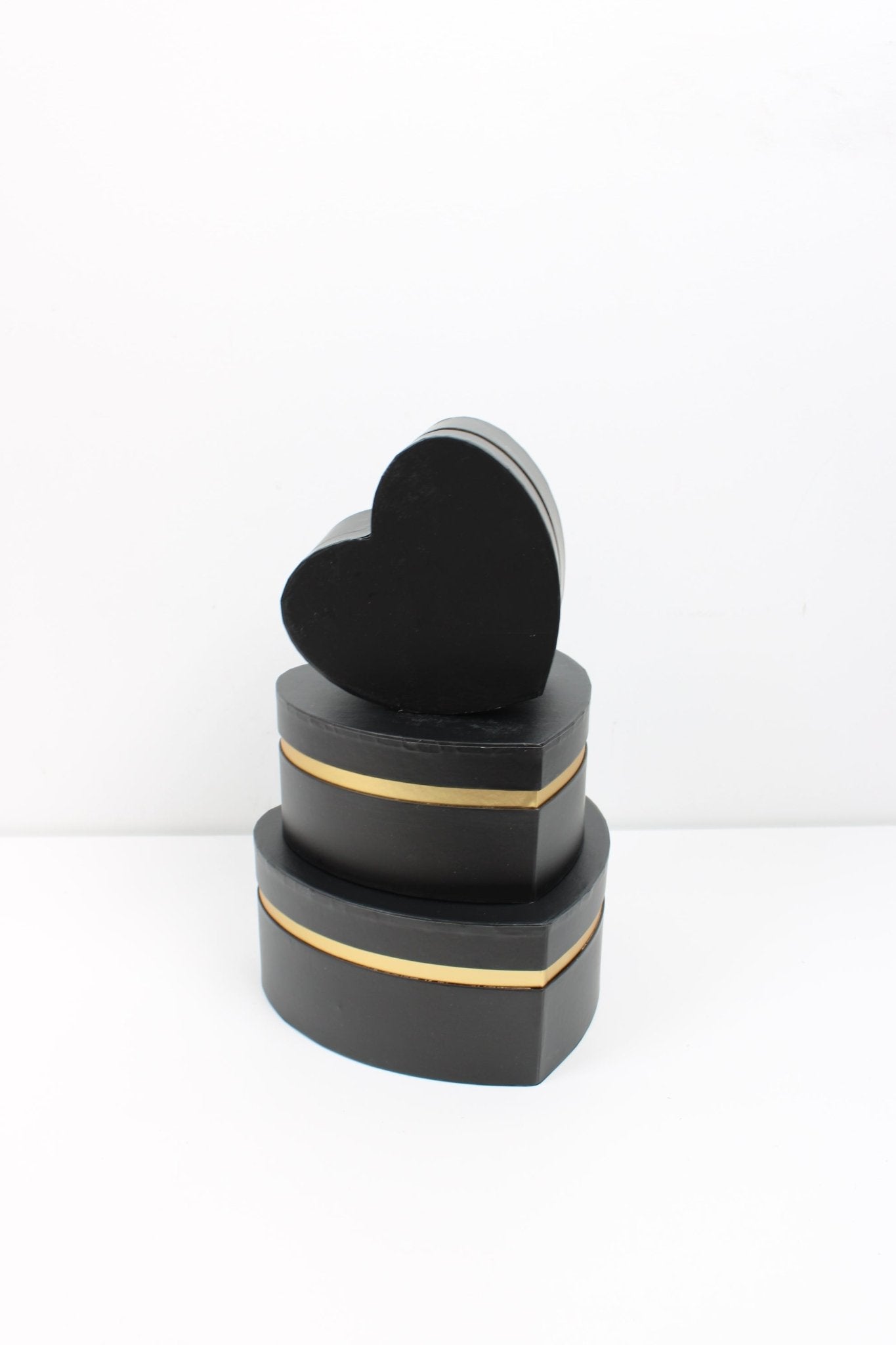 Luxury Gold Heart Flower Box with Lid - Elegant Supply