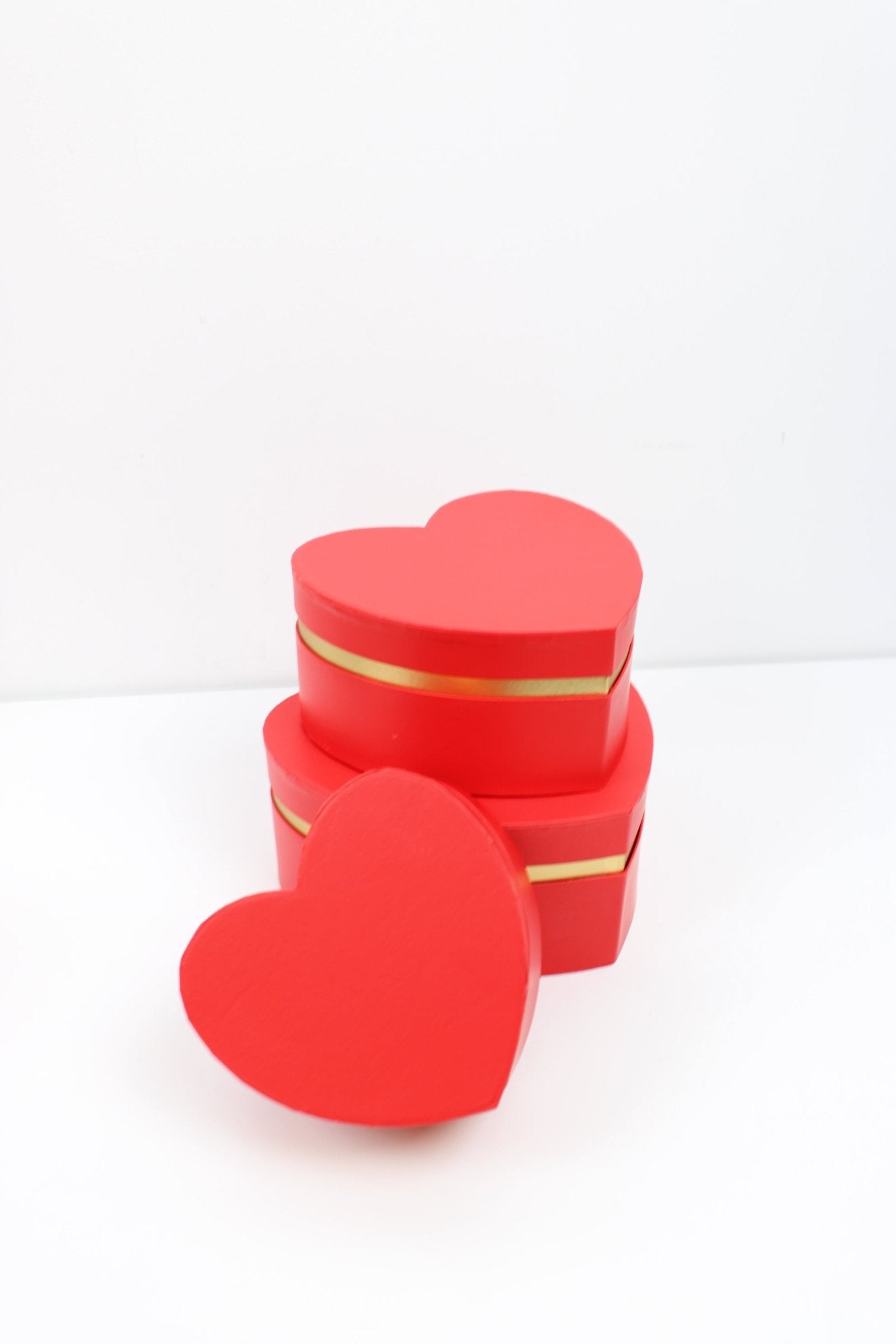 Luxury Gold Heart Flower Box with Lid - Elegant Supply