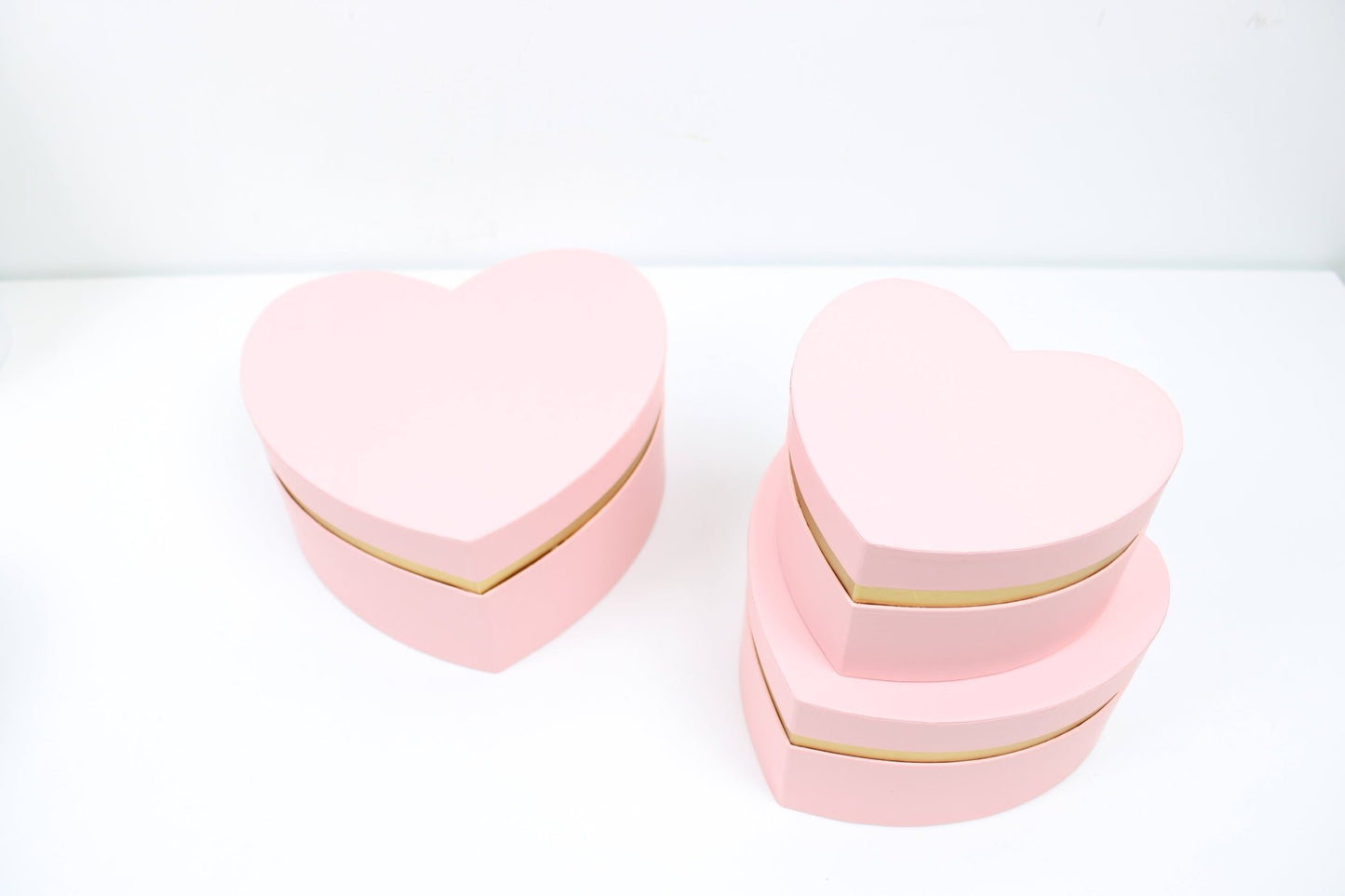 Luxury Gold Heart Flower Box with Lid - Elegant Supply