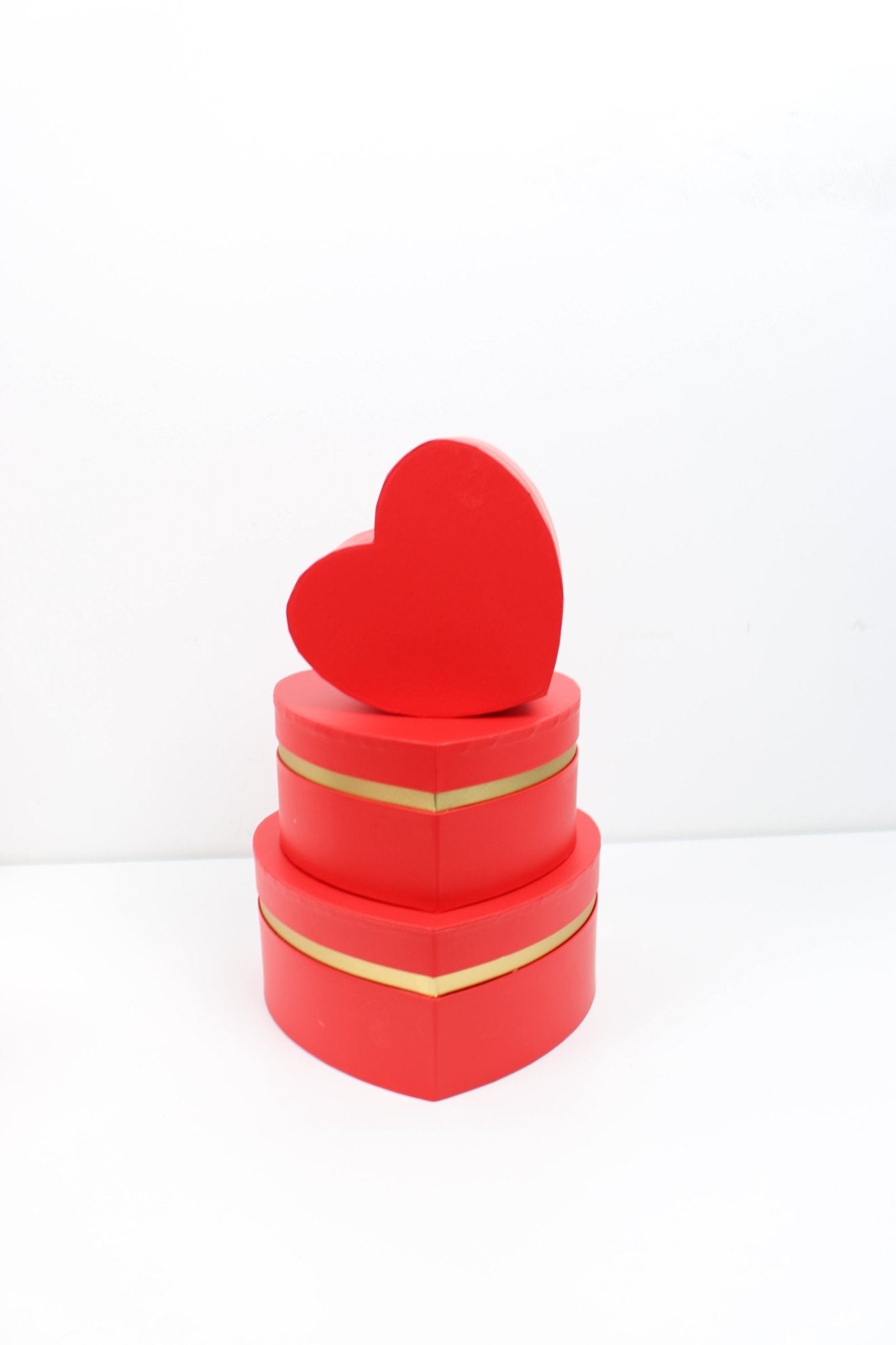 Luxury Gold Heart Flower Box with Lid - Elegant Supply