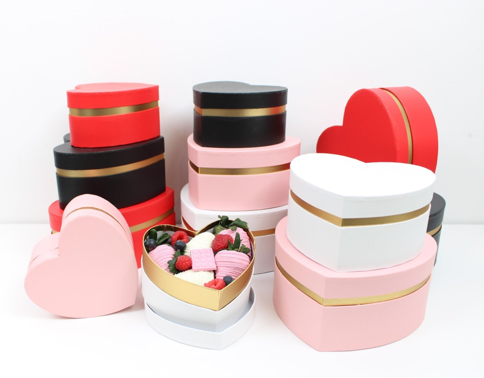 Luxury Gold Heart Flower Box with Lid - Elegant Supply