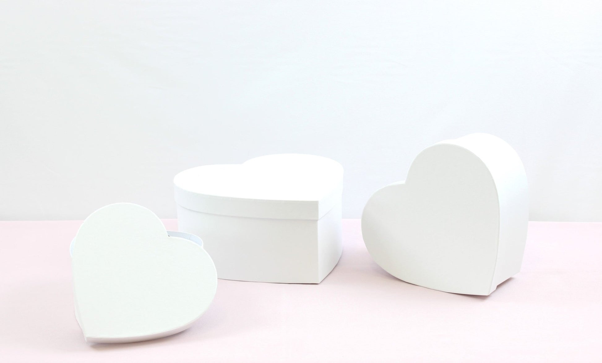 Minimalist Solid Color Heart Flower Gift Box - Elegant Supply