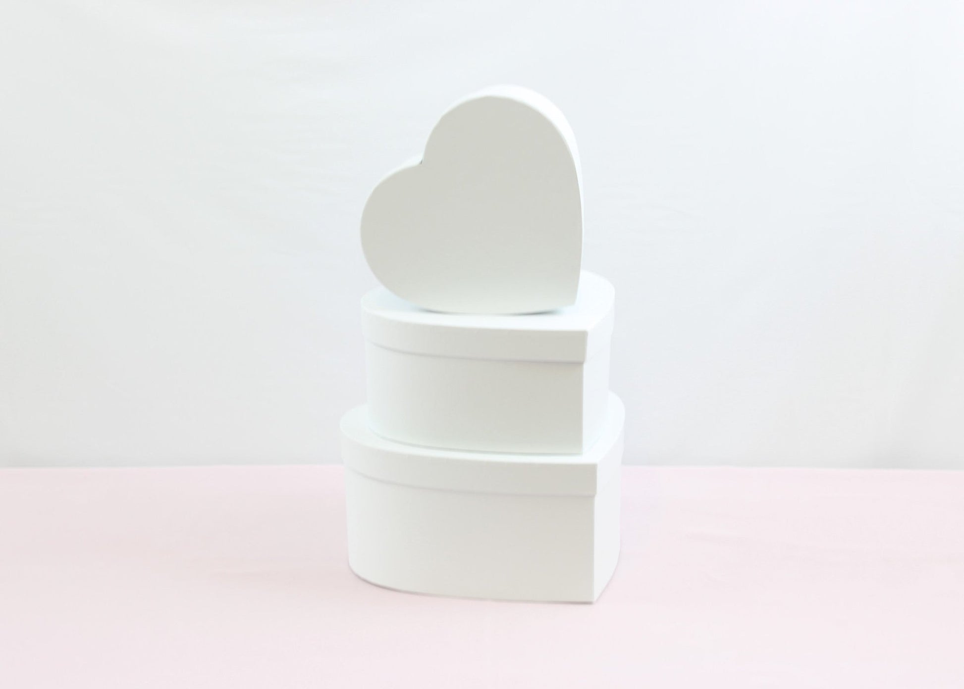 Minimalist Solid Color Heart Flower Gift Box - Elegant Supply