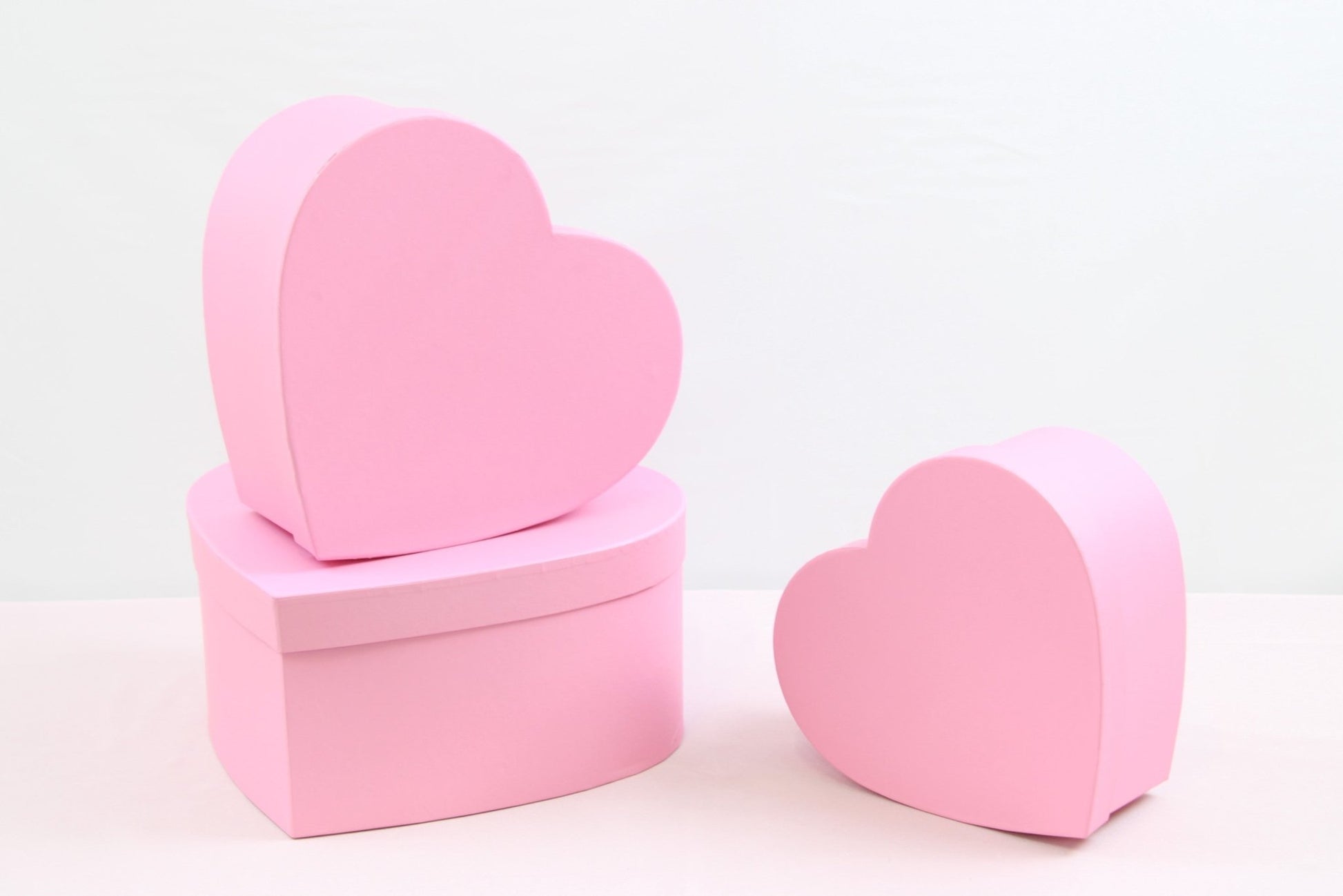 Minimalist Solid Color Heart Flower Gift Box - Elegant Supply