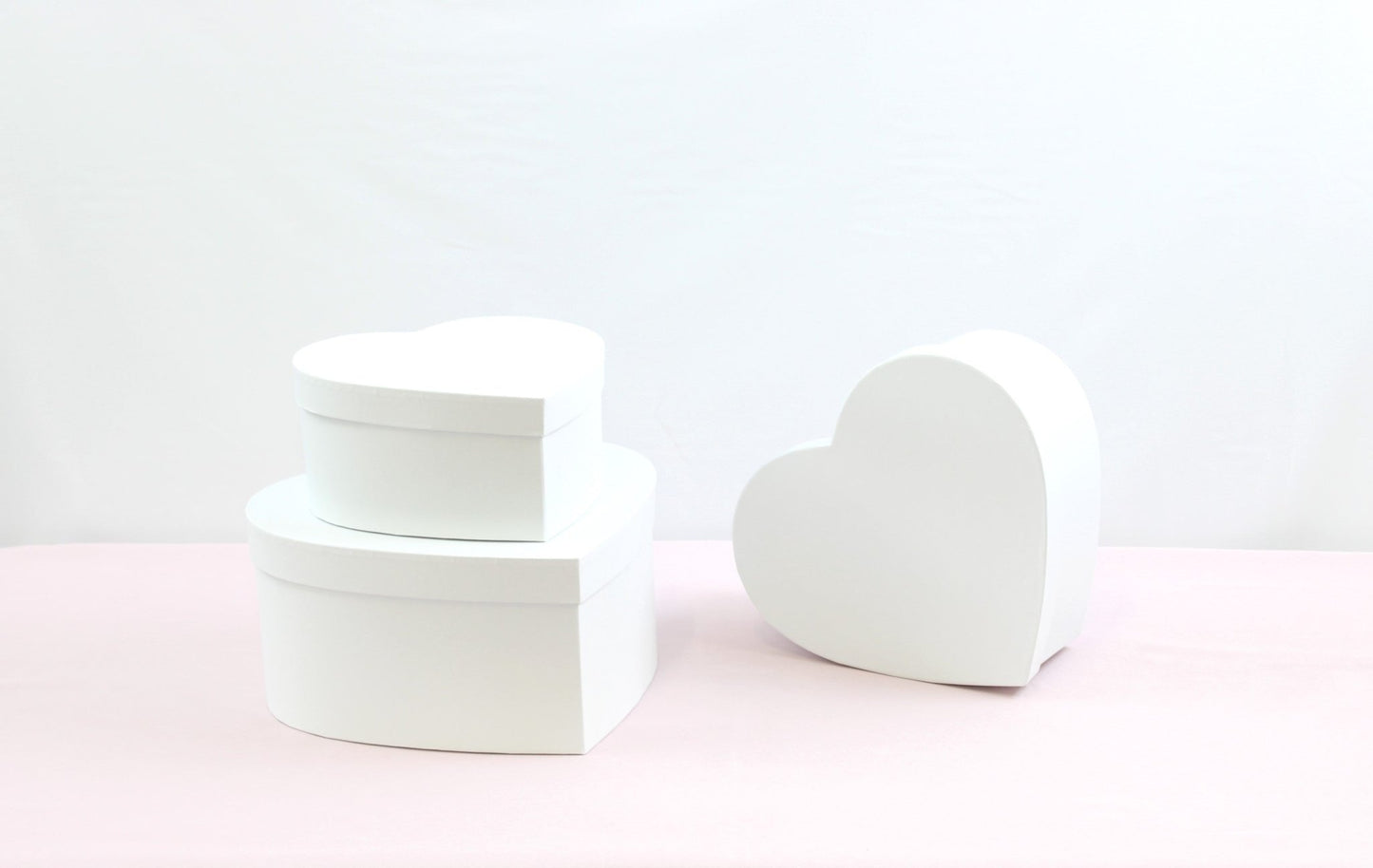 Minimalist Solid Color Heart Flower Gift Box - Elegant Supply