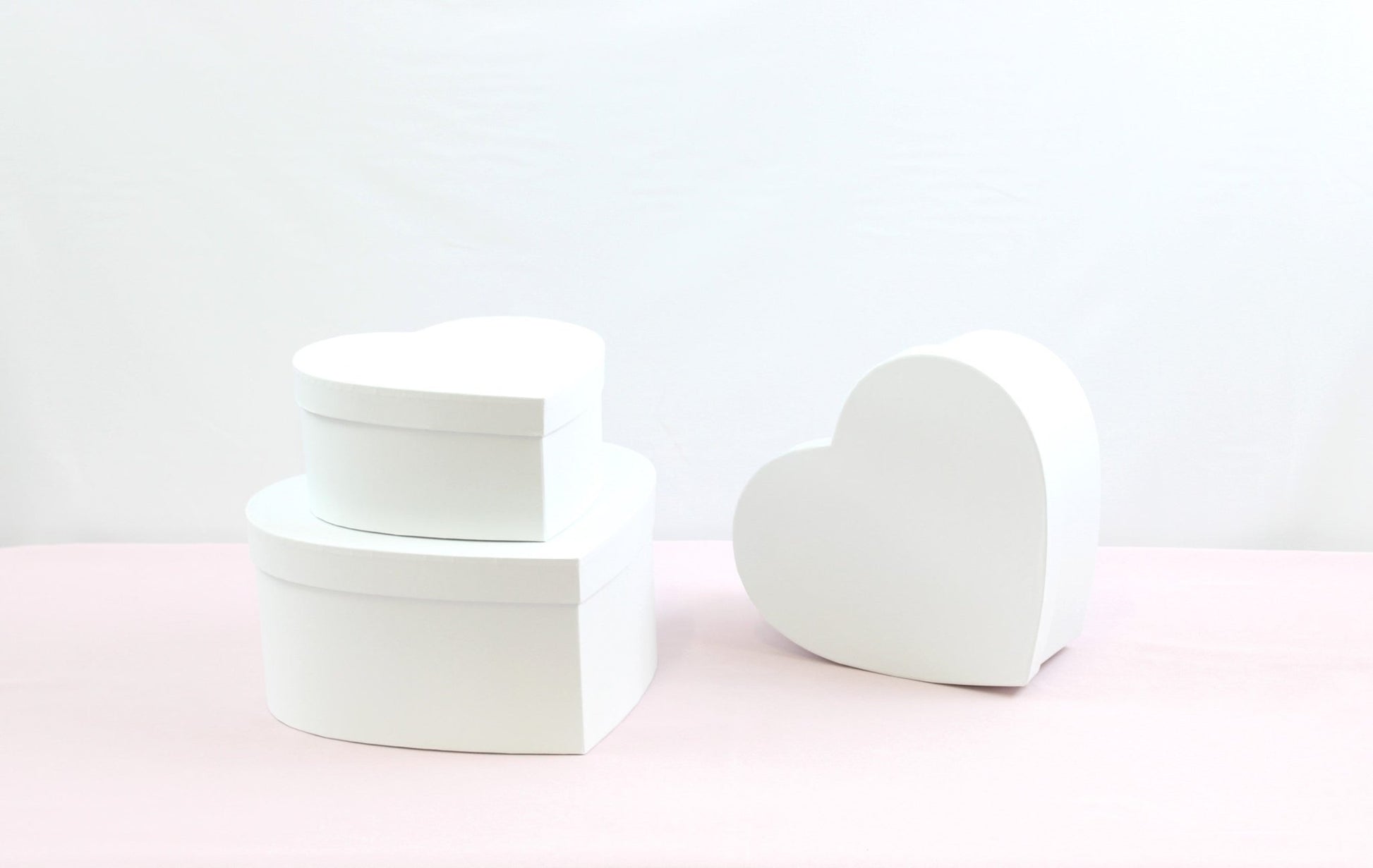 Minimalist Solid Color Heart Flower Gift Box - Elegant Supply