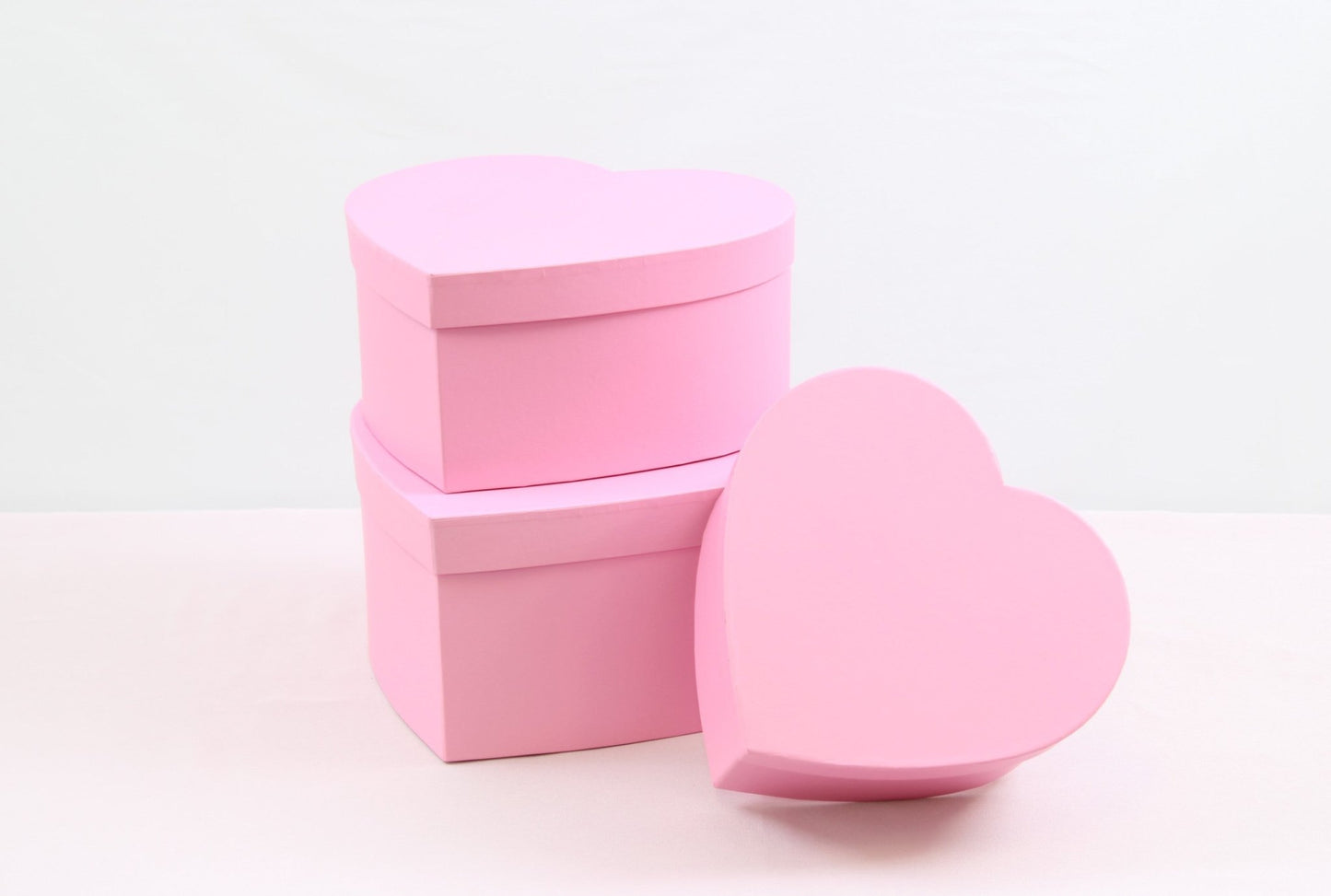 Minimalist Solid Color Heart Flower Gift Box - Elegant Supply