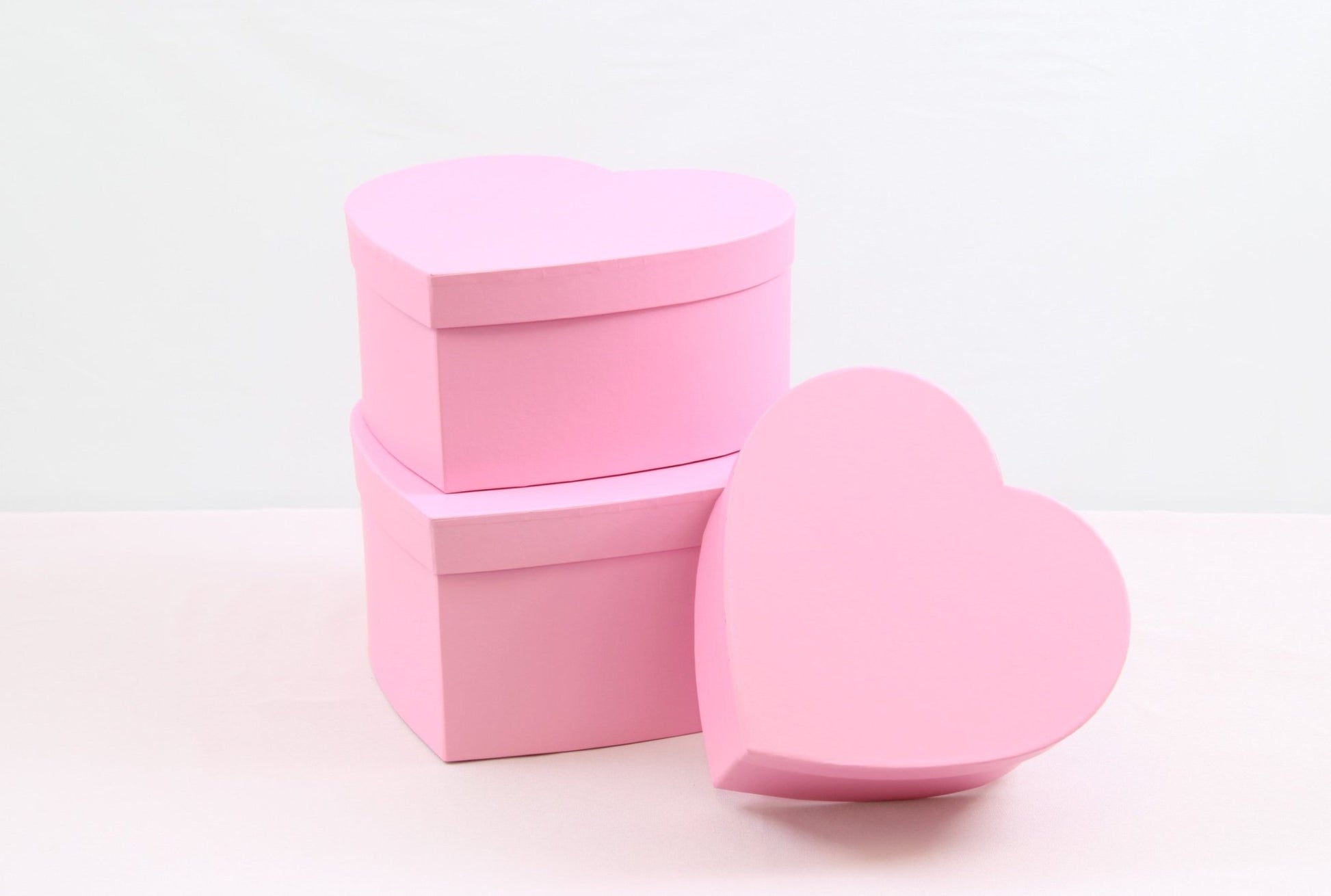 Minimalist Solid Color Heart Flower Gift Box - Elegant Supply