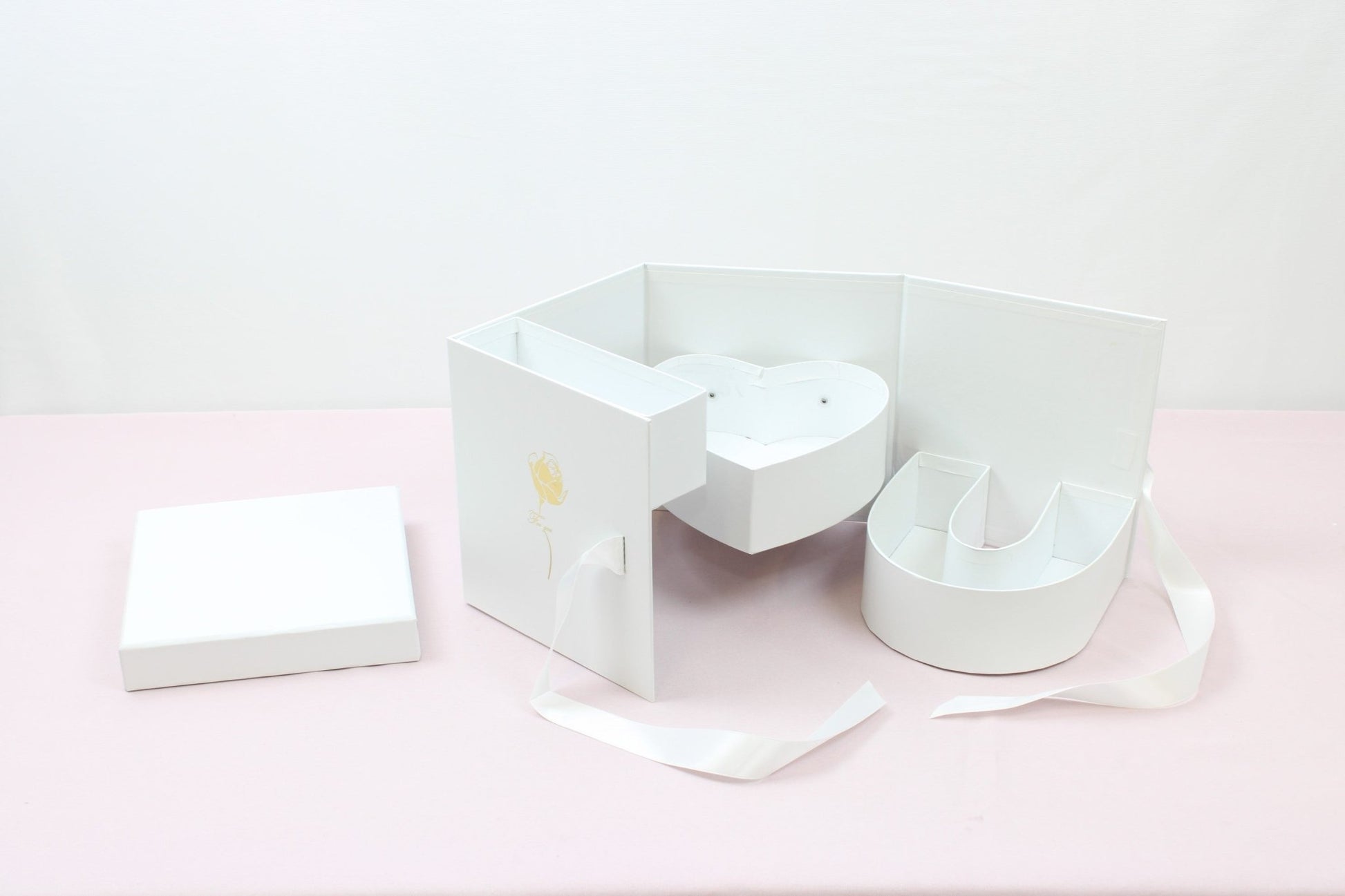 Rotating Monogram I Love You Flower Gift Box - Elegant Supply