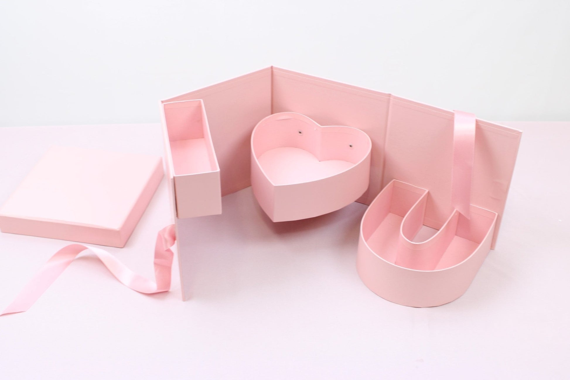 Rotating Monogram I Love You Flower Gift Box - Elegant Supply