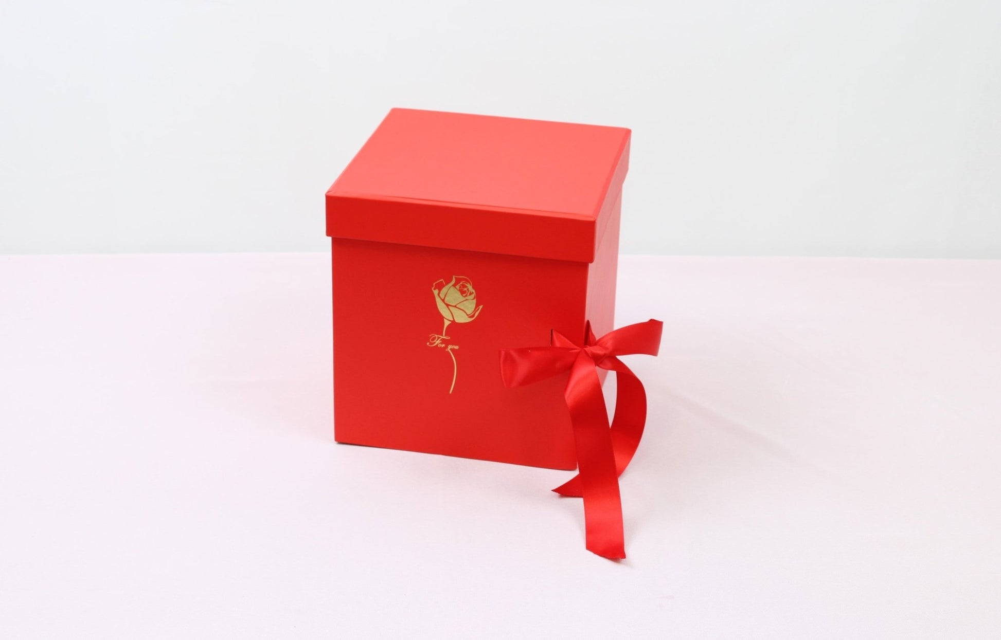 Rotating Monogram I Love You Flower Gift Box - Elegant Supply