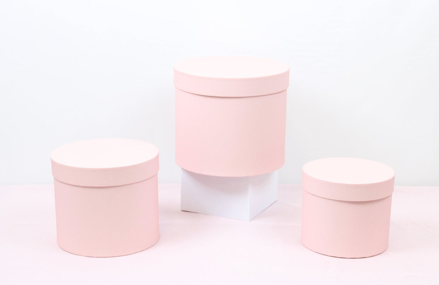 Shiny Round Flower Hat Box with Lid - Elegant Supply