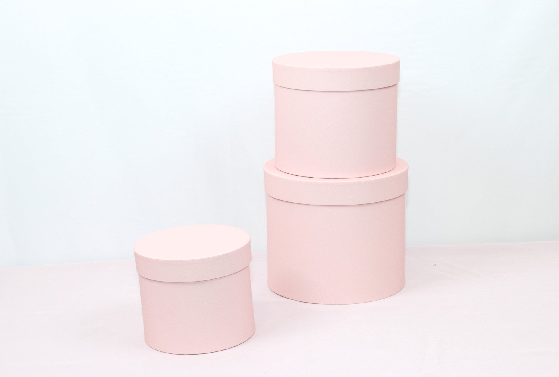 Shiny Round Flower Hat Box with Lid - Elegant Supply
