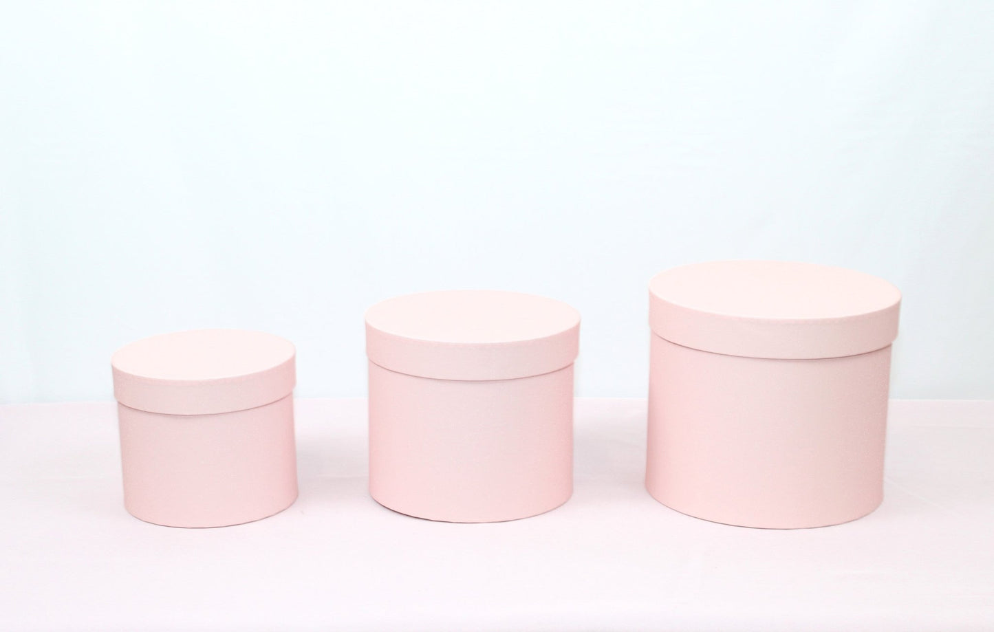 Shiny Round Flower Hat Box with Lid - Elegant Supply