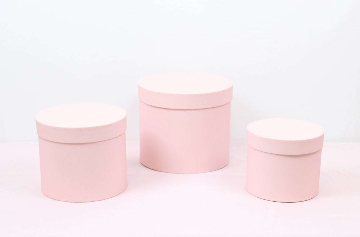 Shiny Round Flower Hat Box with Lid - Elegant Supply