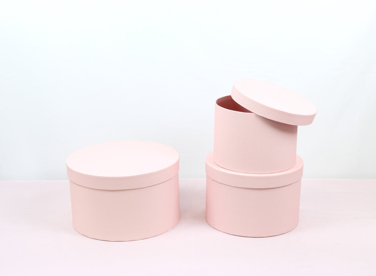 Shiny Shallow Round Flower Hat Box with Lid - Various Colors and Sizes - For Preserved Roses / Gift / Chocolate Strawberries Arrangements - Elegant Supply