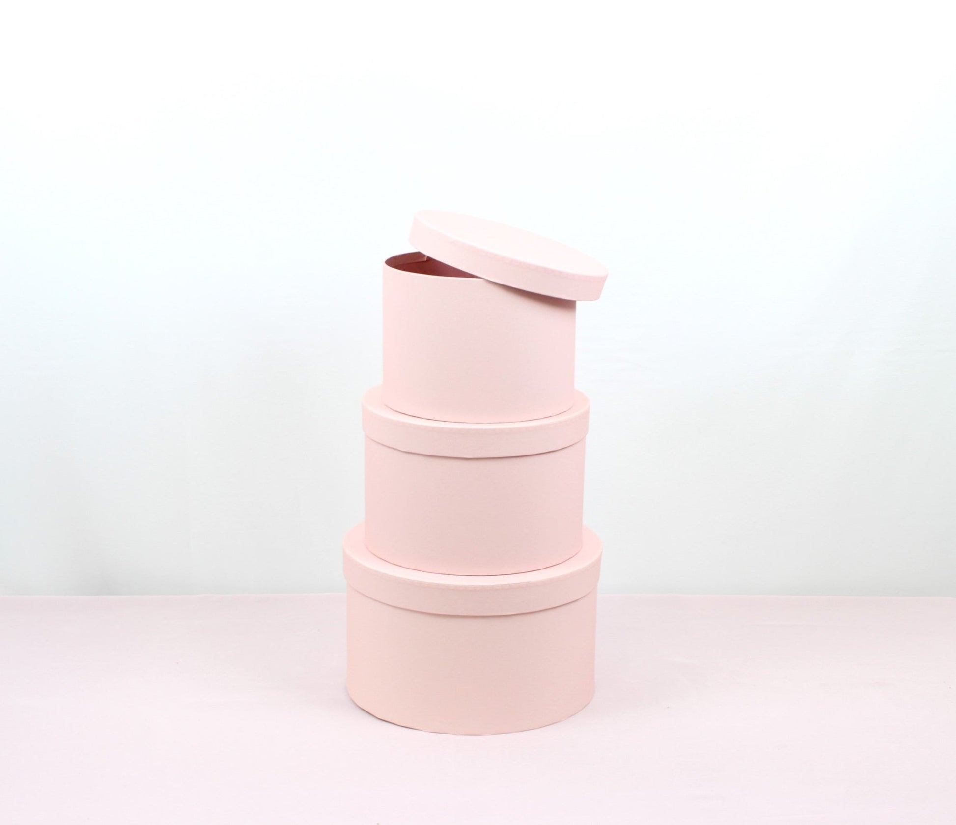 Shiny Shallow Round Flower Hat Box with Lid - Various Colors and Sizes - For Preserved Roses / Gift / Chocolate Strawberries Arrangements - Elegant Supply