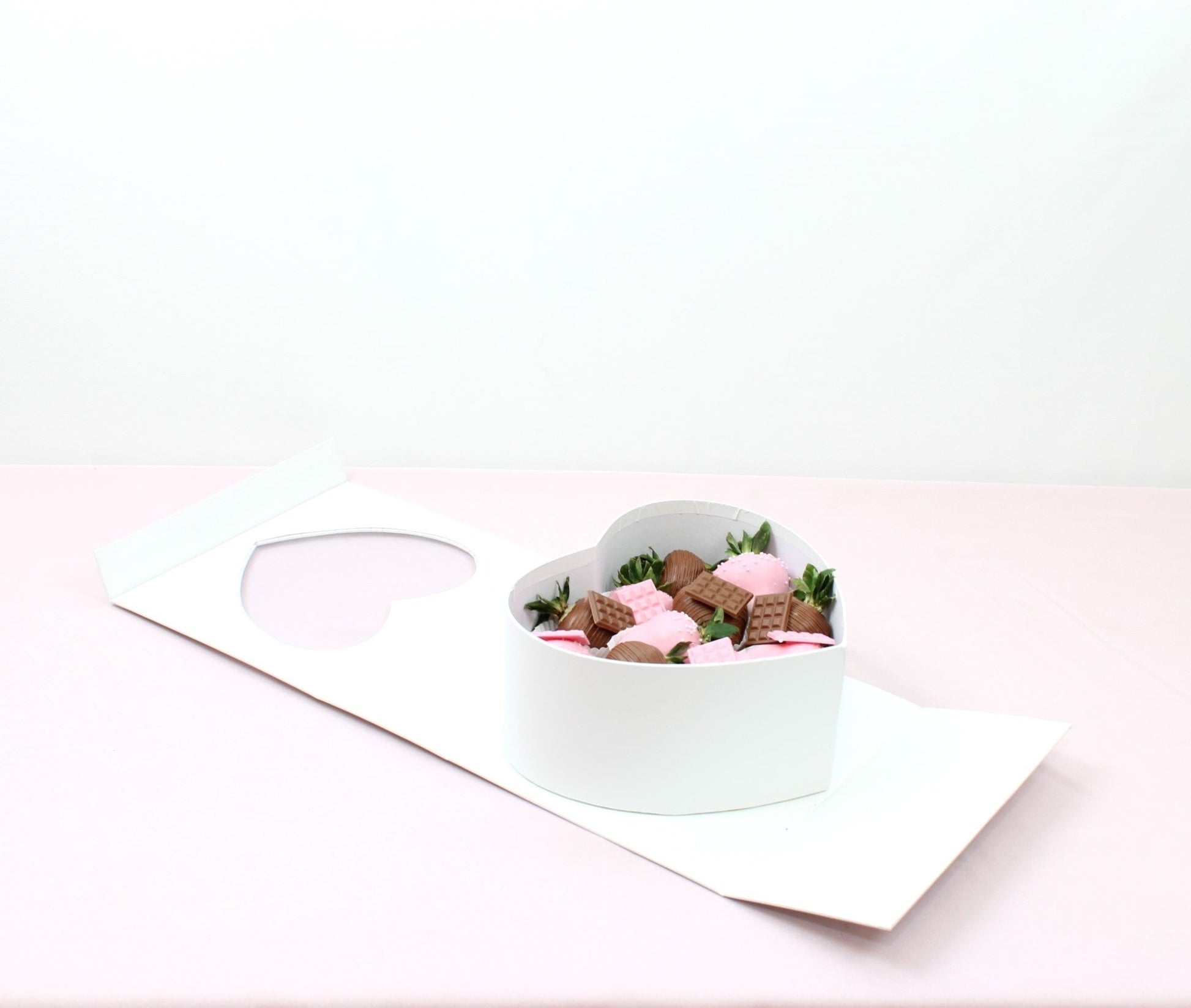 Square Magentic Heart Flower Gift Box - Elegant Supply