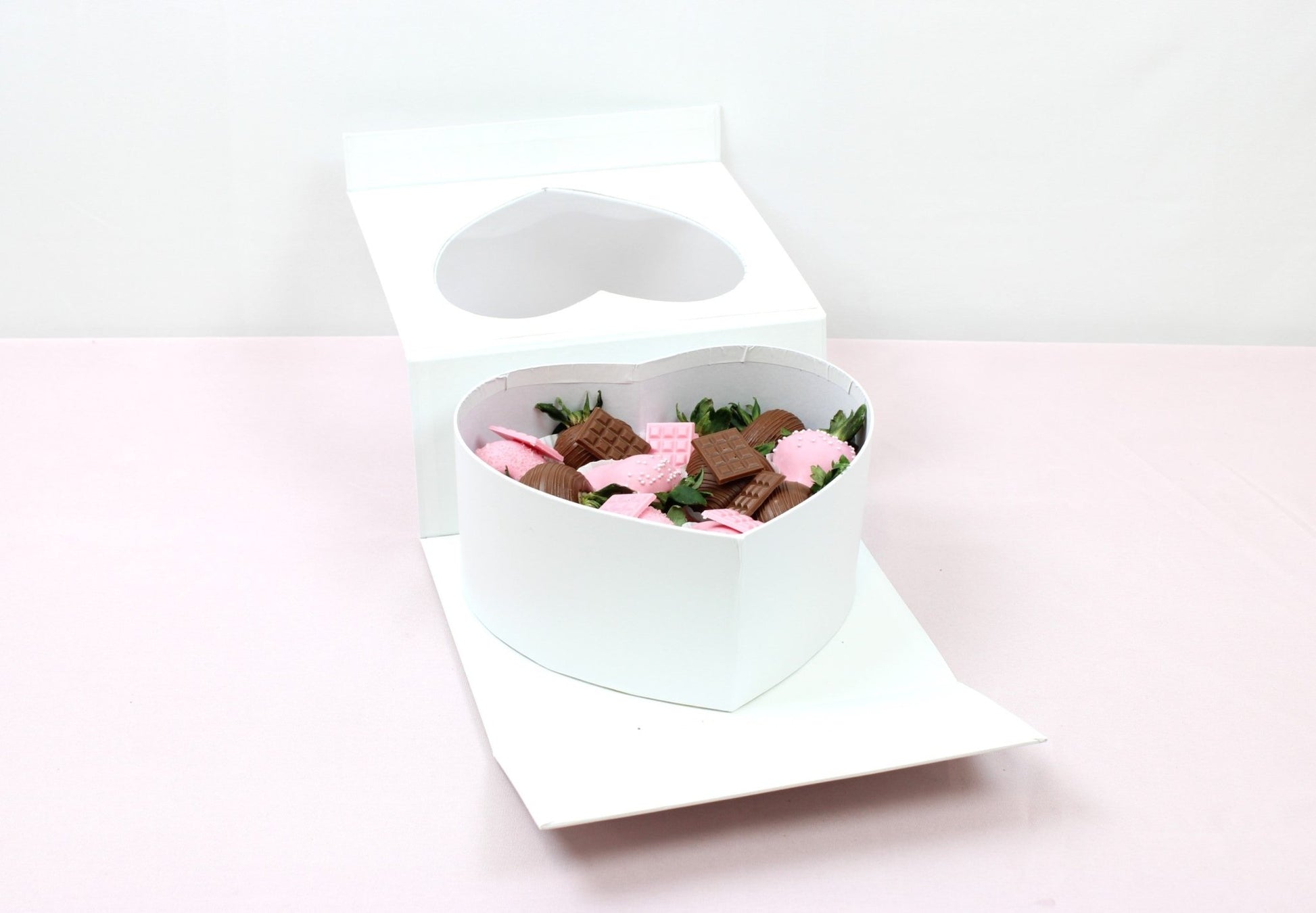 Square Magentic Heart Flower Gift Box - Elegant Supply