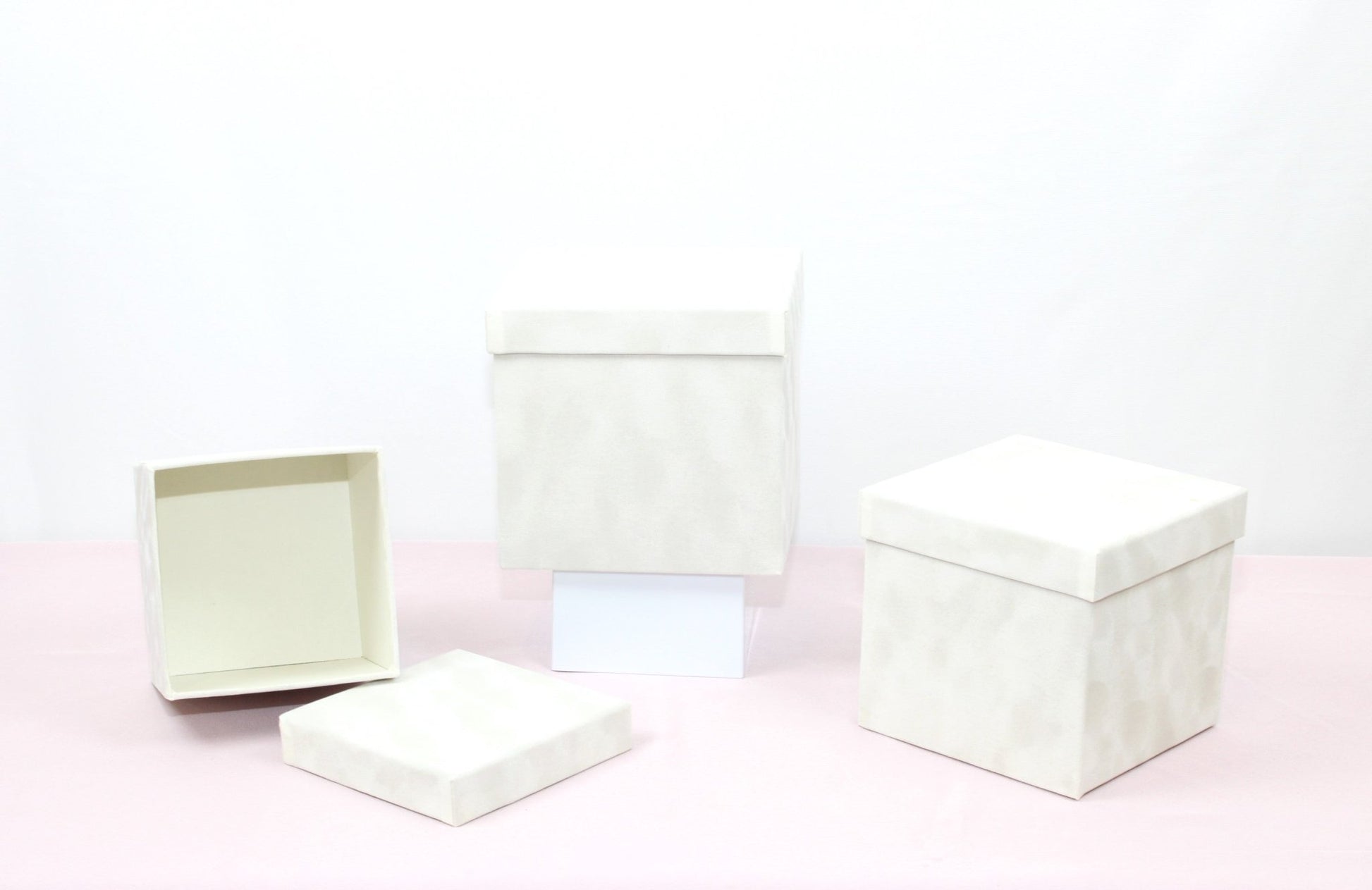 Velvet Cube Square Flower Hat Box with Lid - Elegant Supply