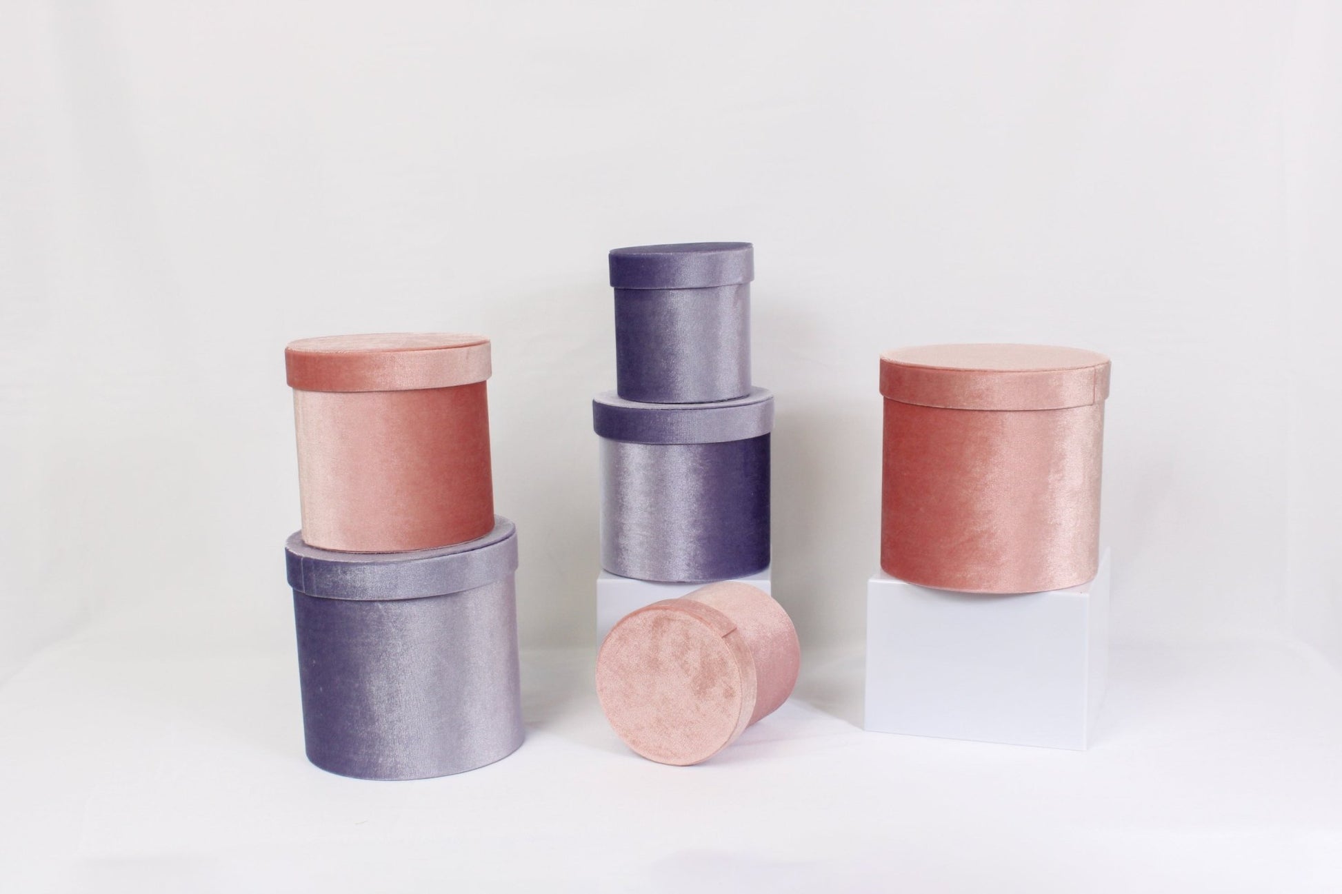 Velvet Round Flower Hat Box with Lid - Elegant Supply